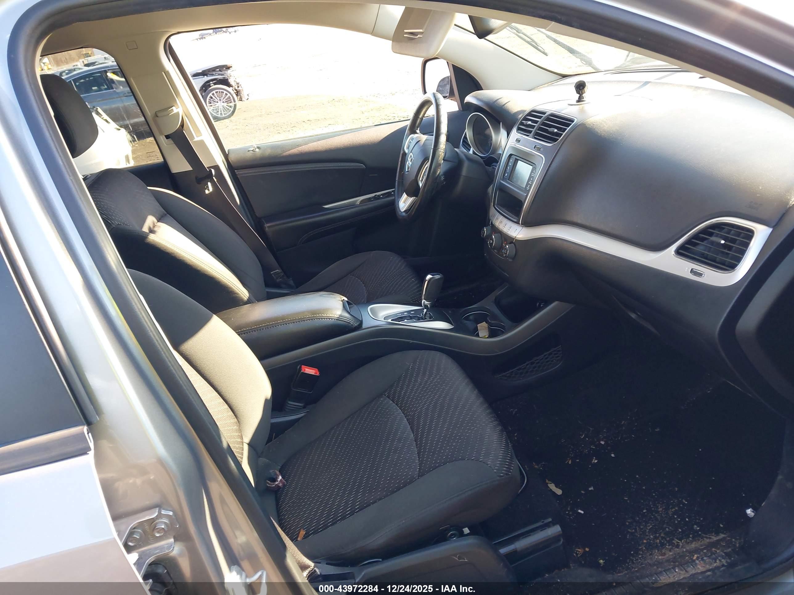 DODGE JOURNEY image 5