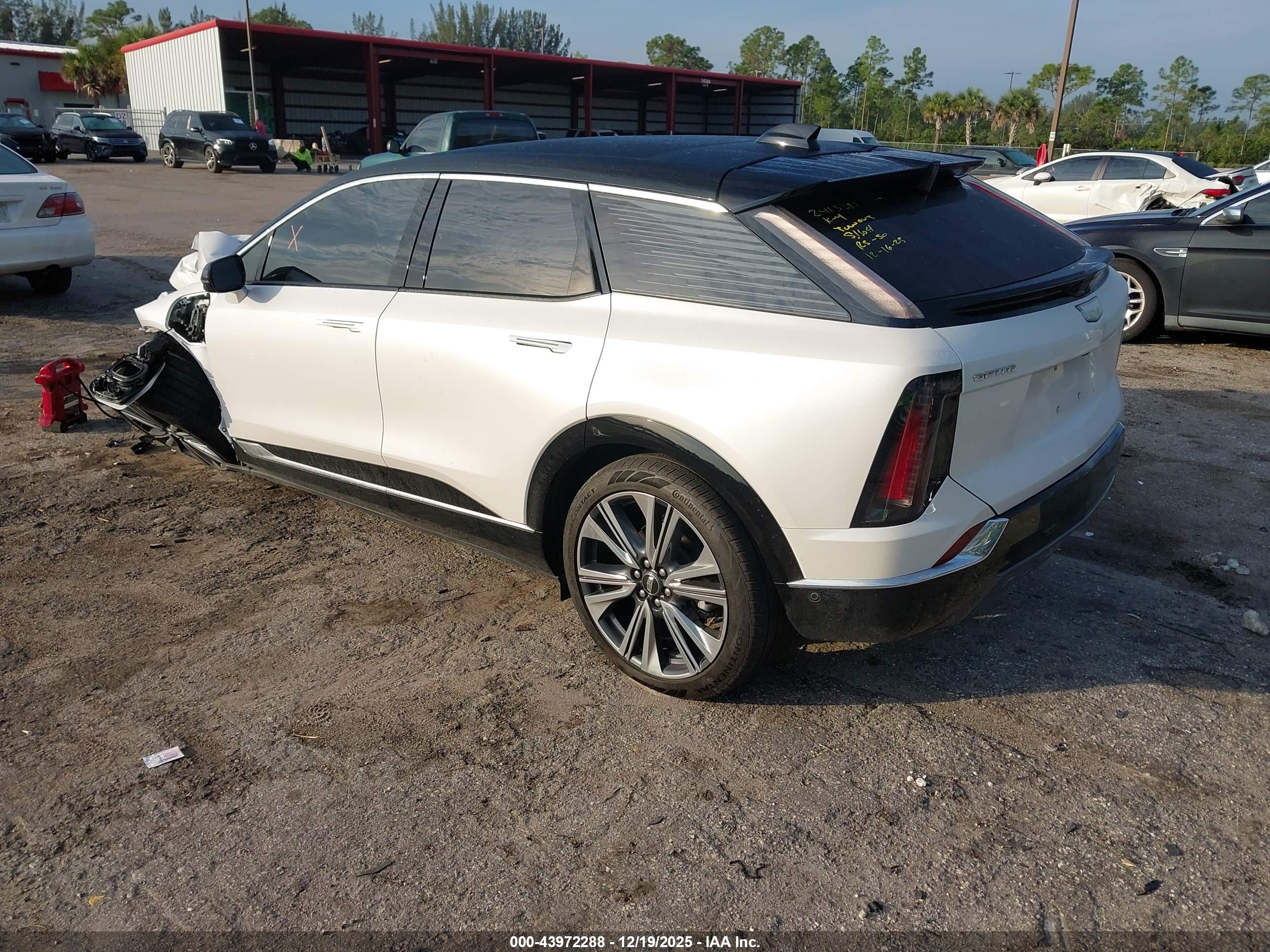 CADILLAC OPTIQ image 3