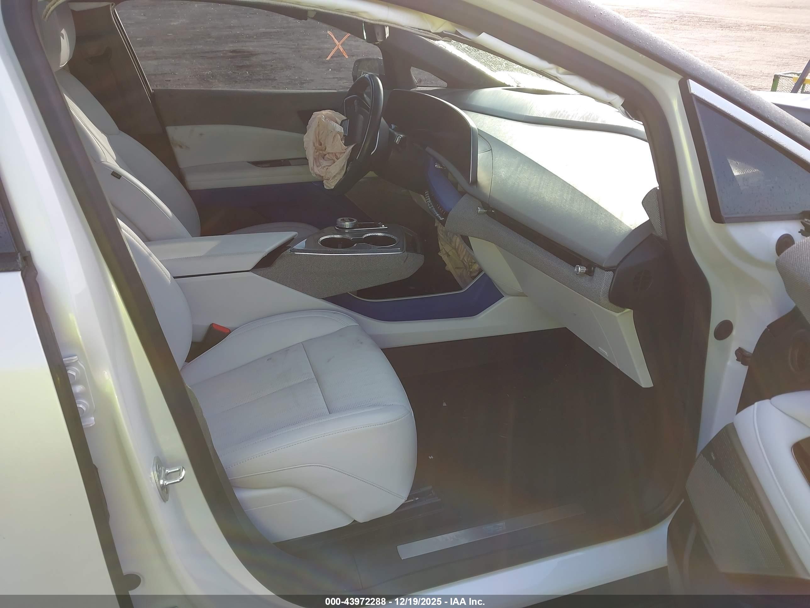 CADILLAC OPTIQ image 5
