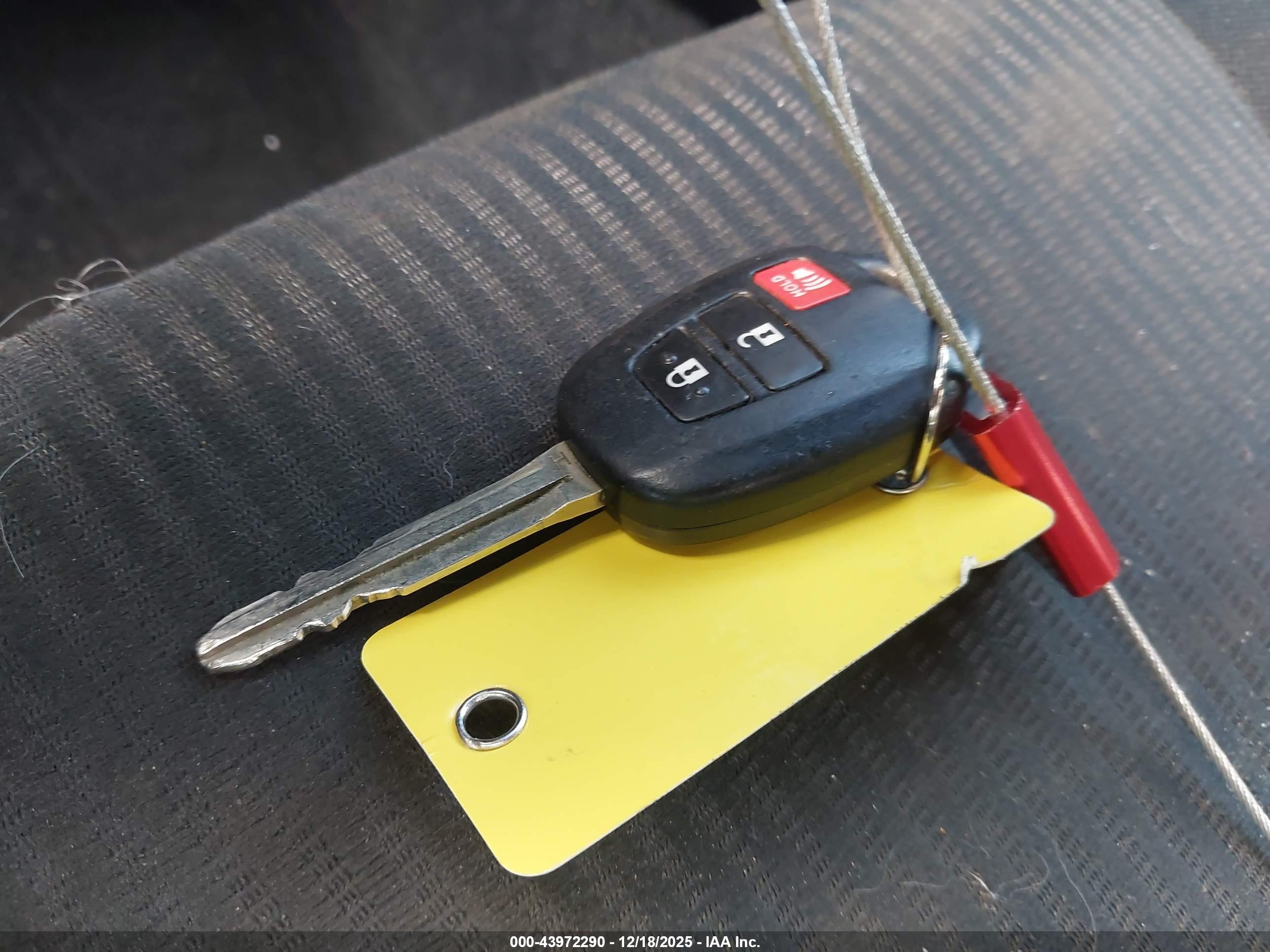 TOYOTA RAV4 image 11