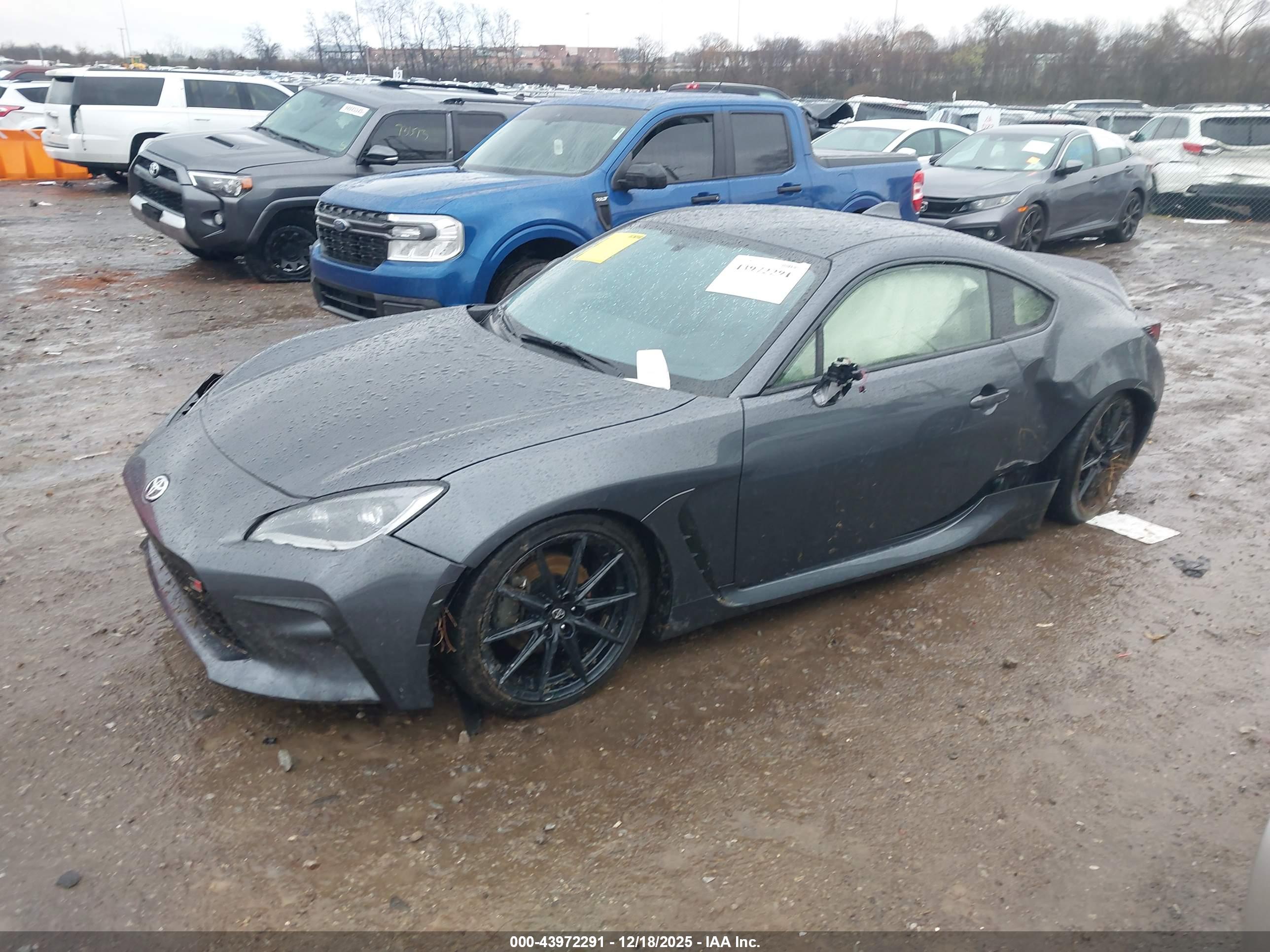 TOYOTA GR86 image 2