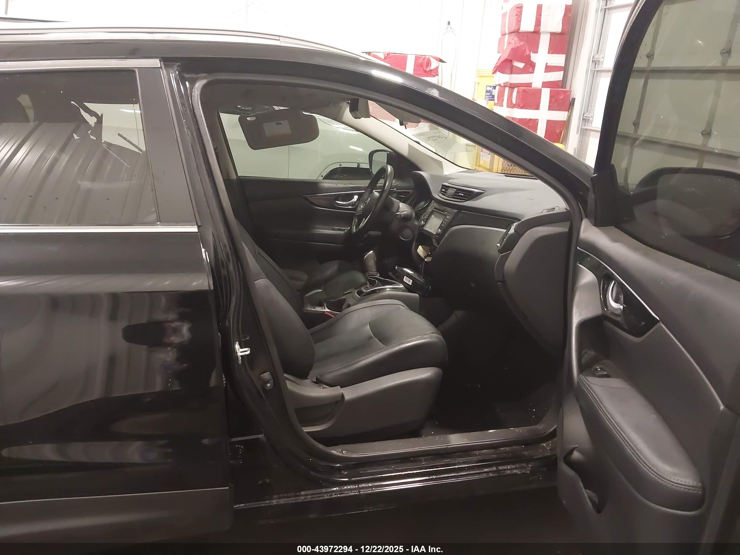 NISSAN ROGUE image 5