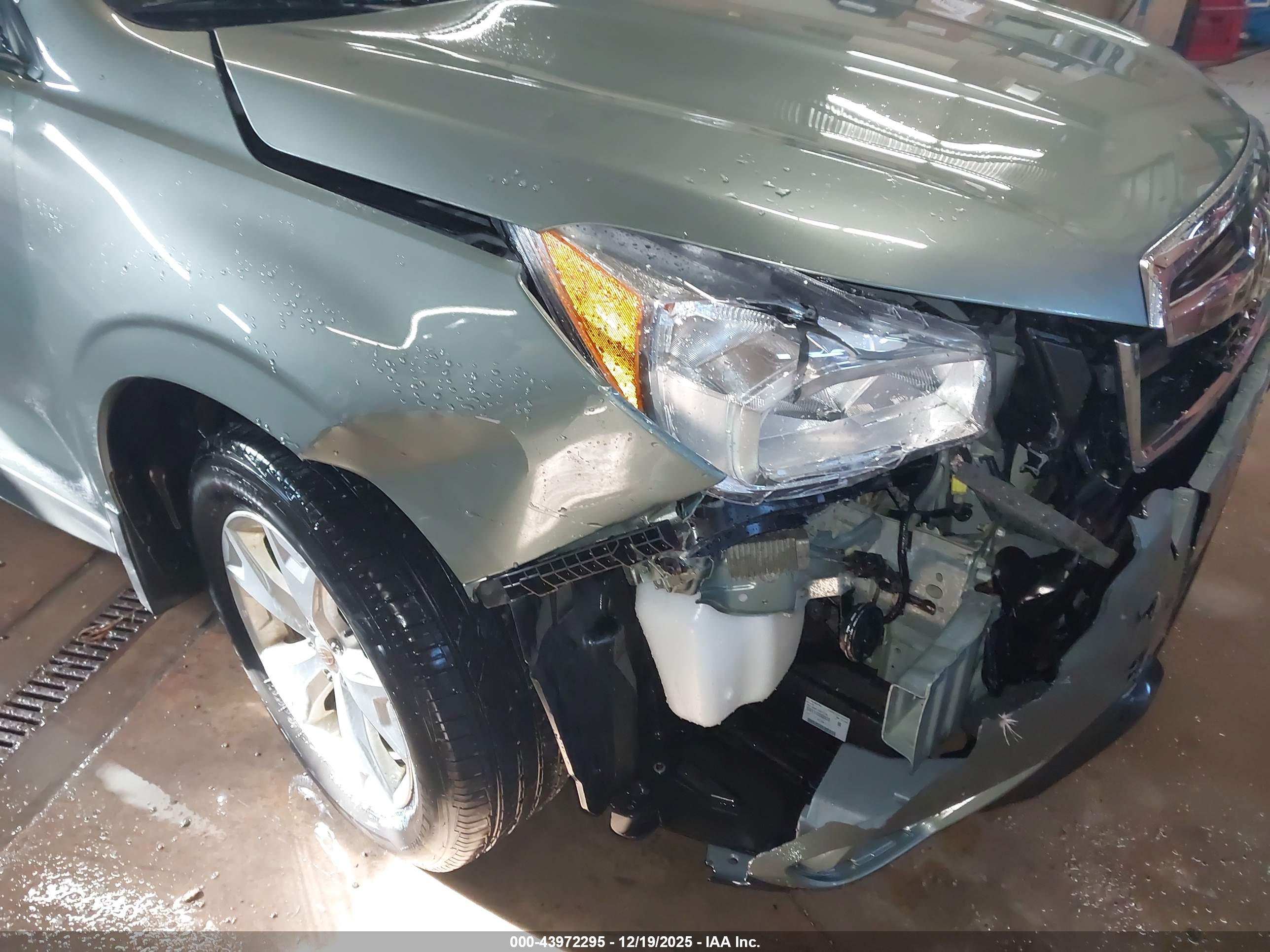 SUBARU FORESTER image 6