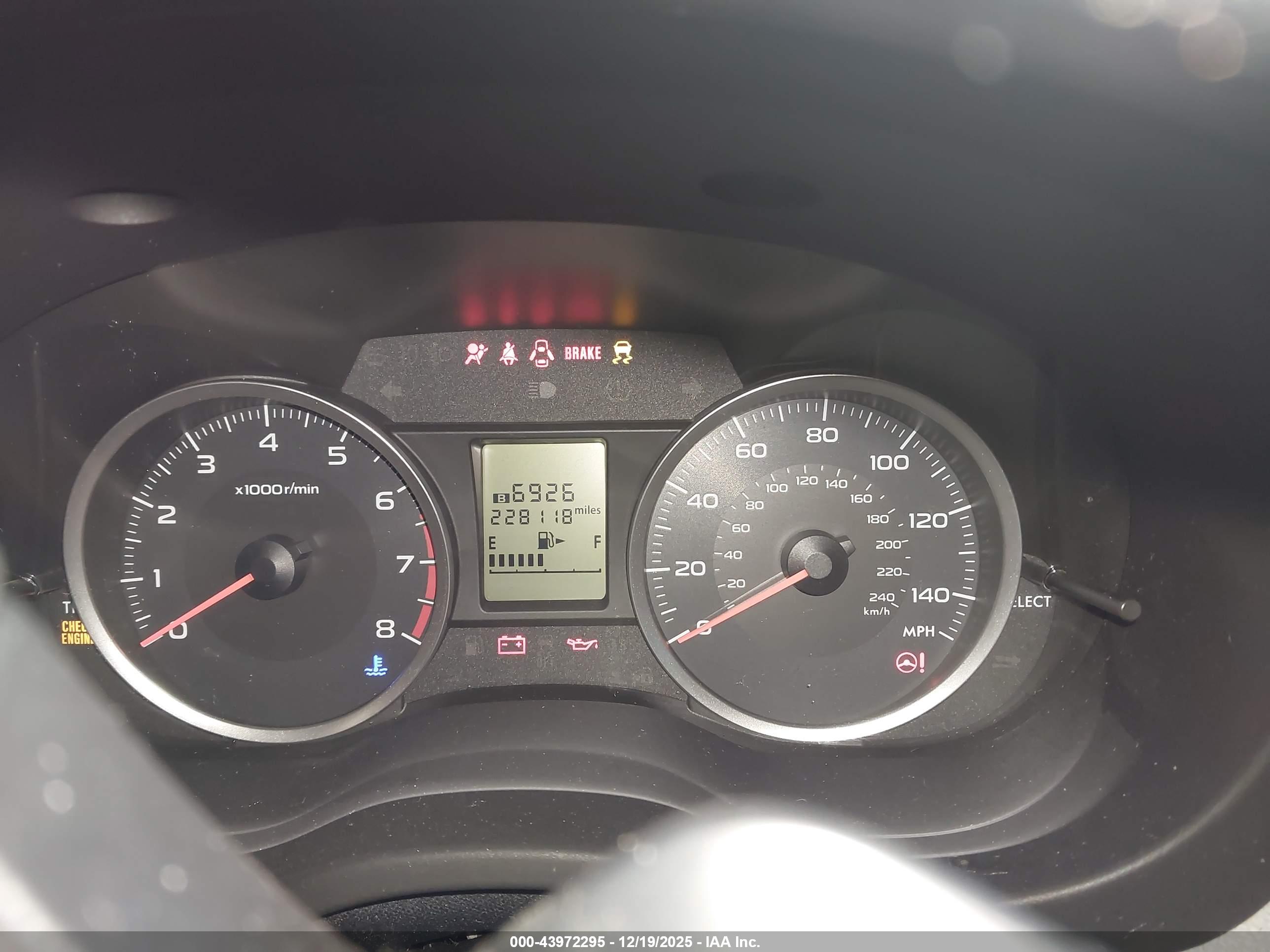 SUBARU FORESTER image 7