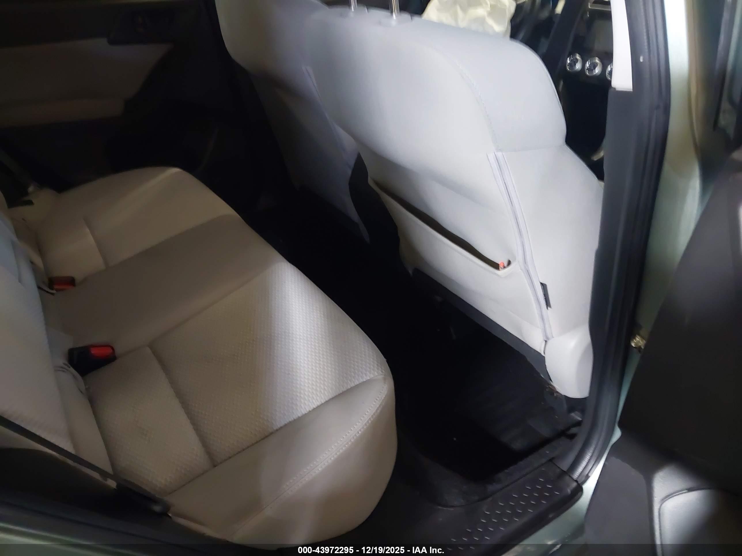 SUBARU FORESTER image 8
