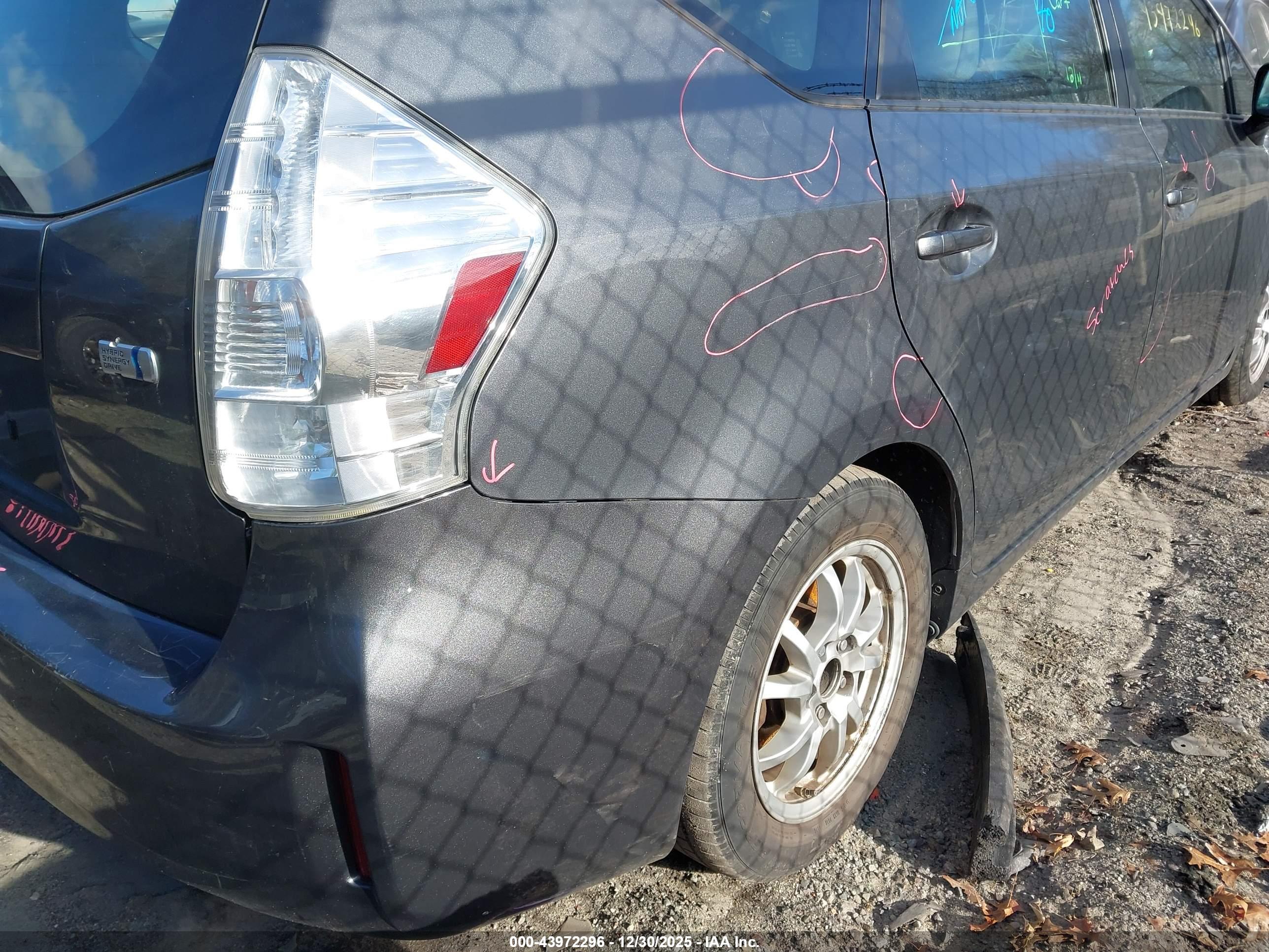 TOYOTA PRIUS image 4
