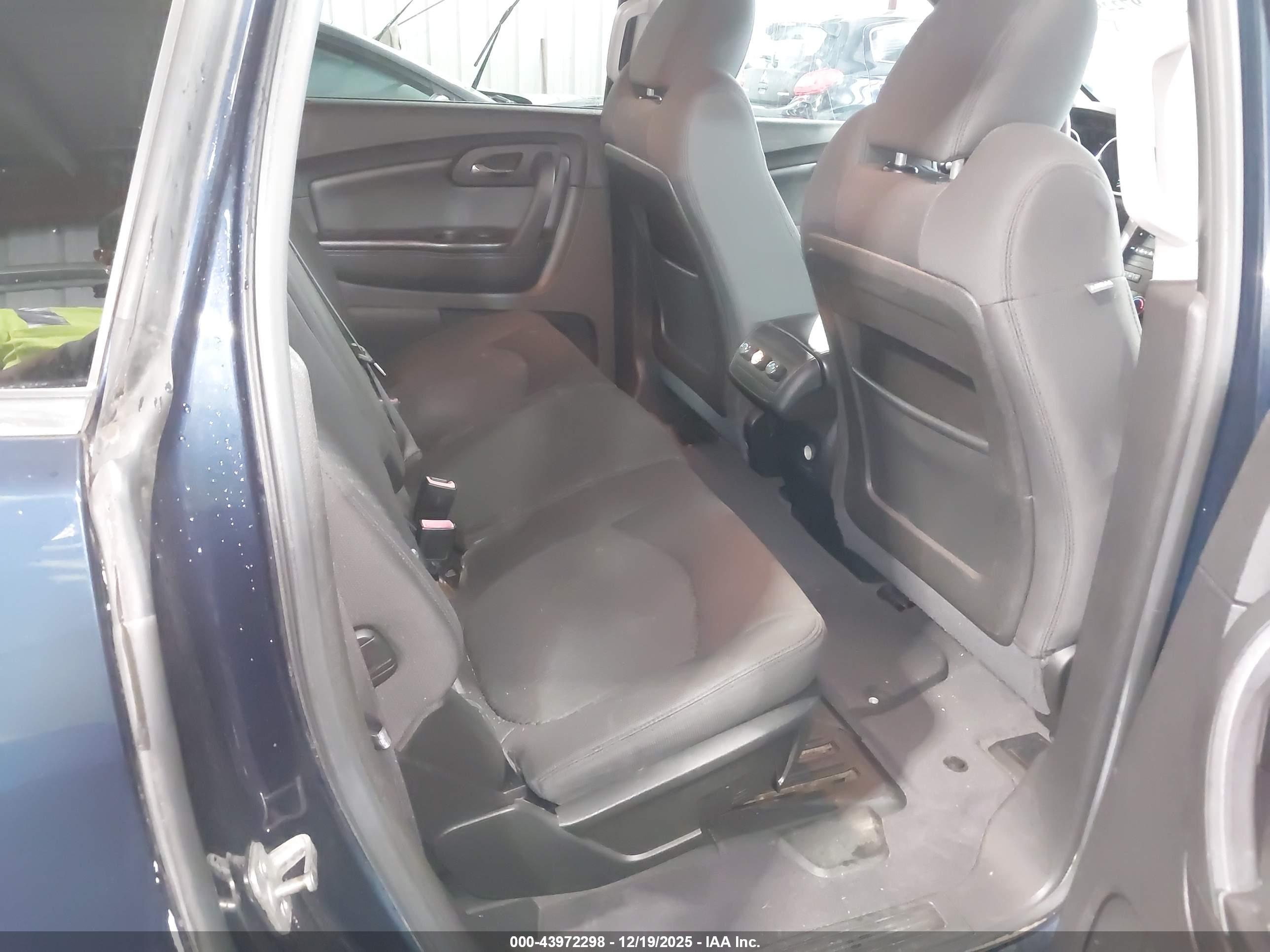 CHEVROLET TRAVERSE image 8