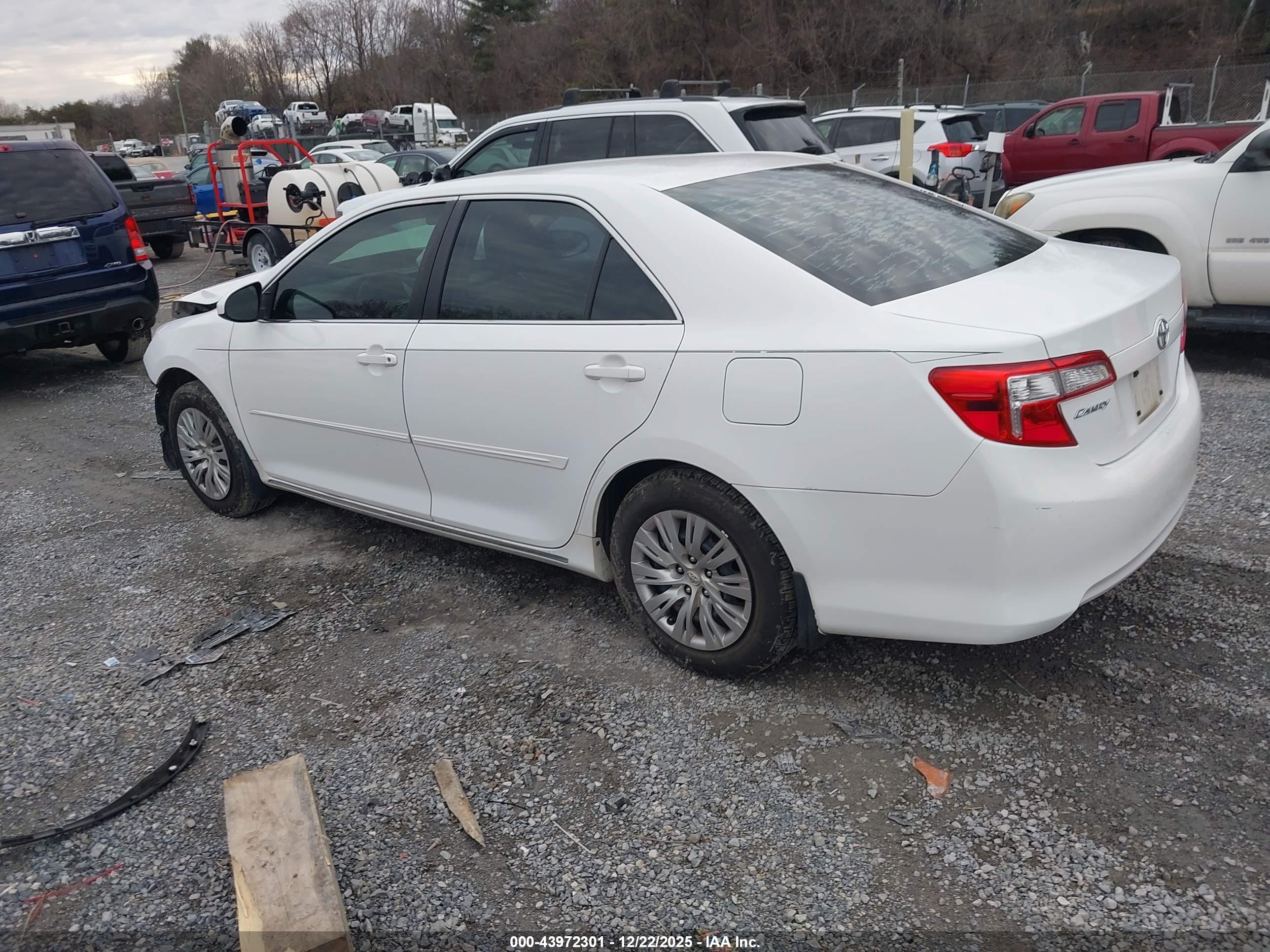 TOYOTA CAMRY image 3