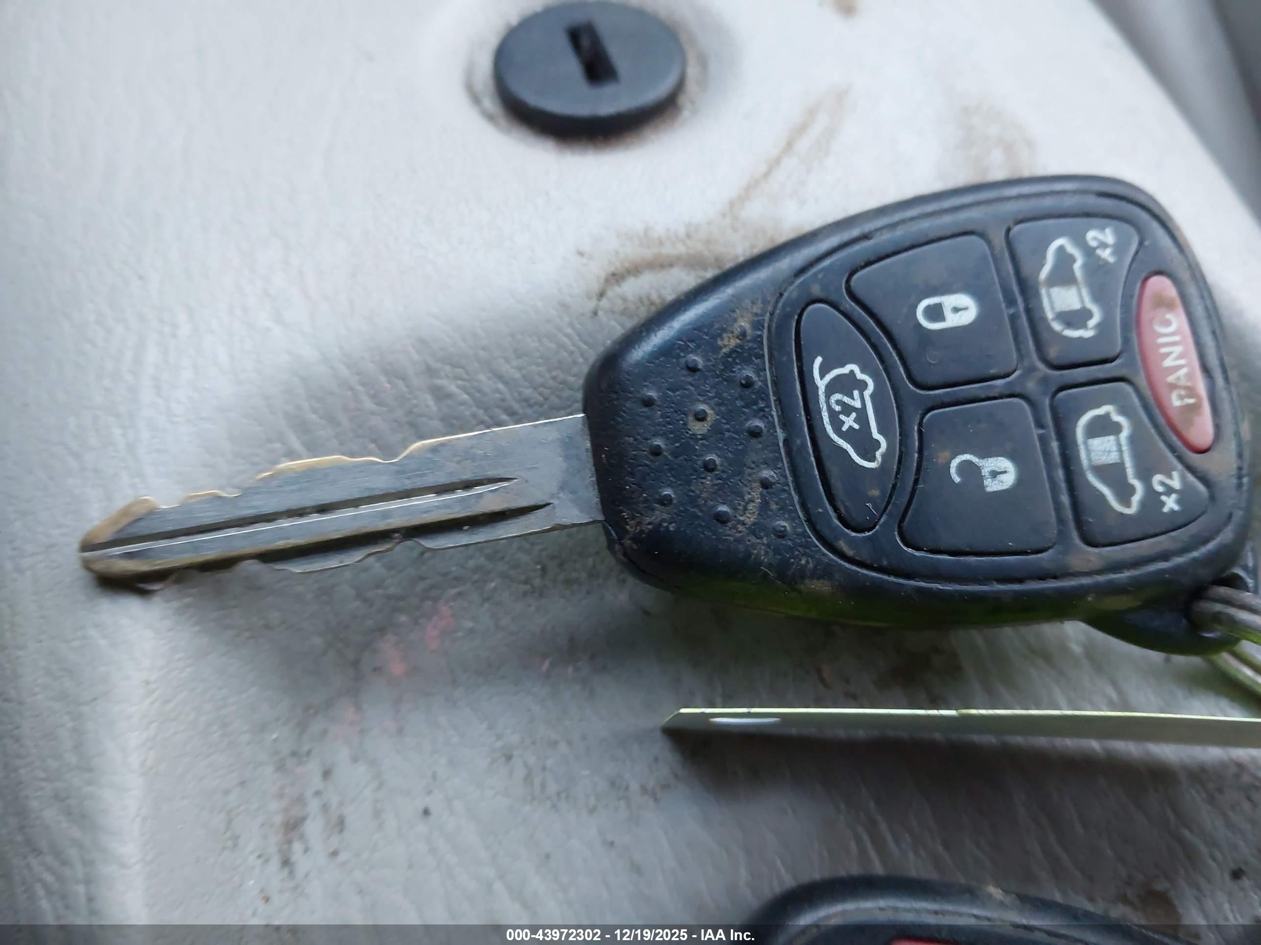 CHRYSLER TOWN image 11