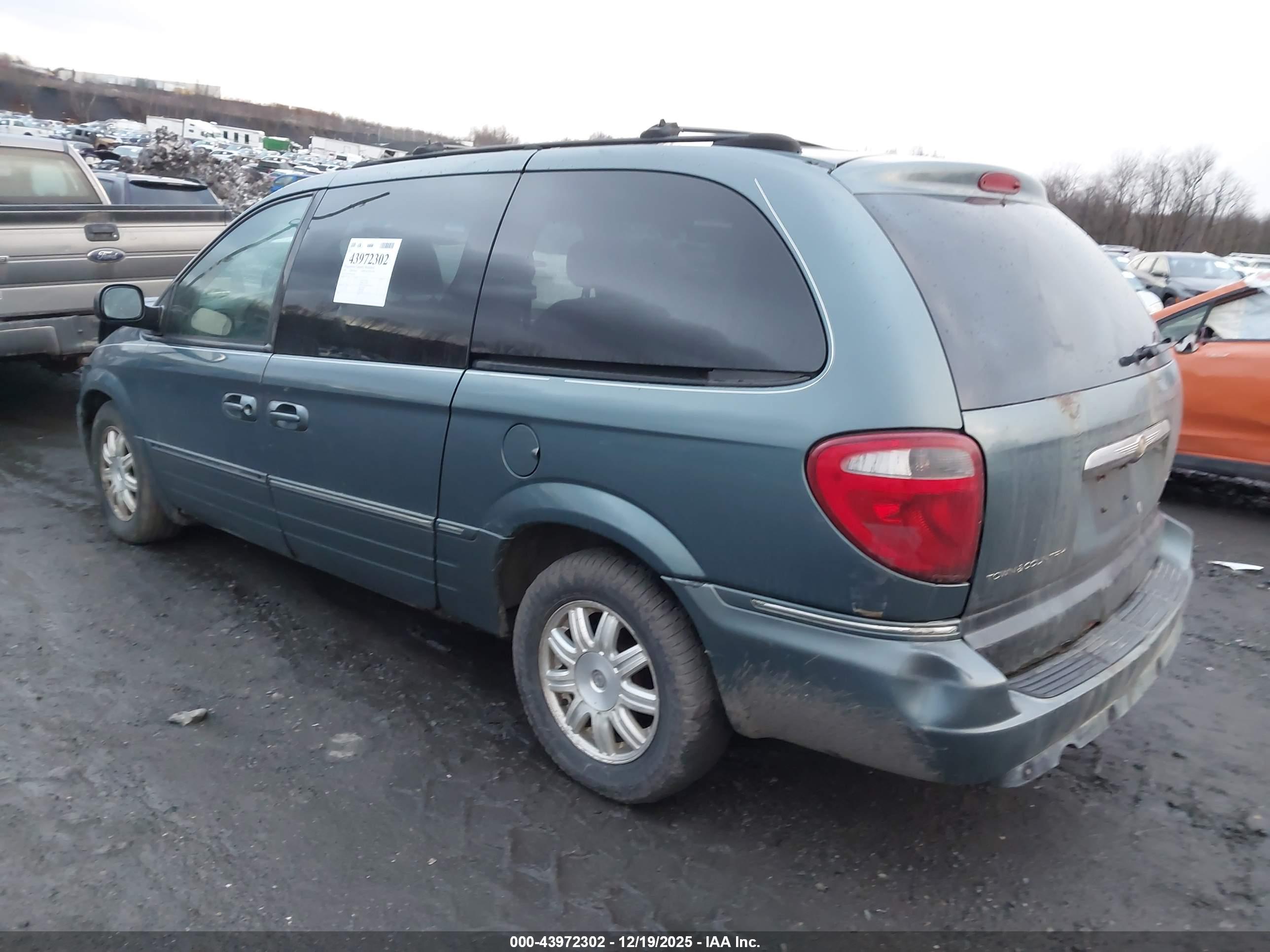 CHRYSLER TOWN image 3
