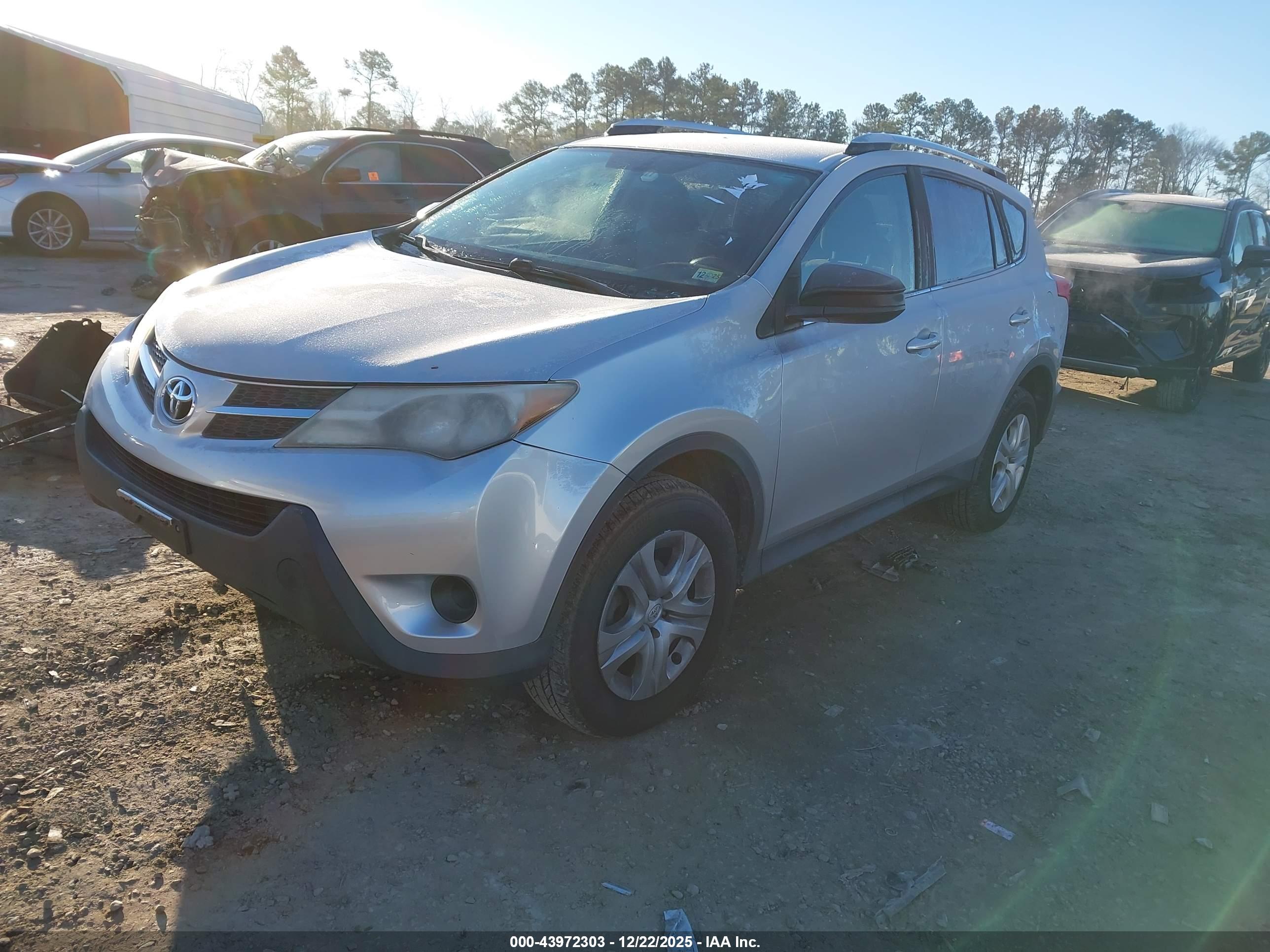 TOYOTA RAV4 image 2