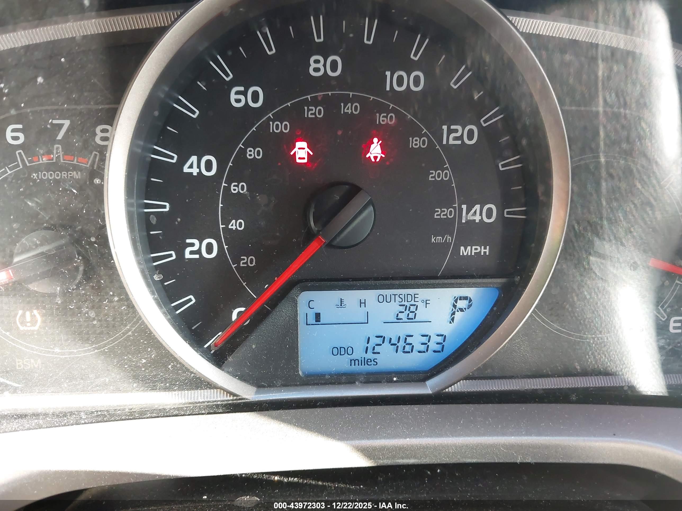 TOYOTA RAV4 image 7