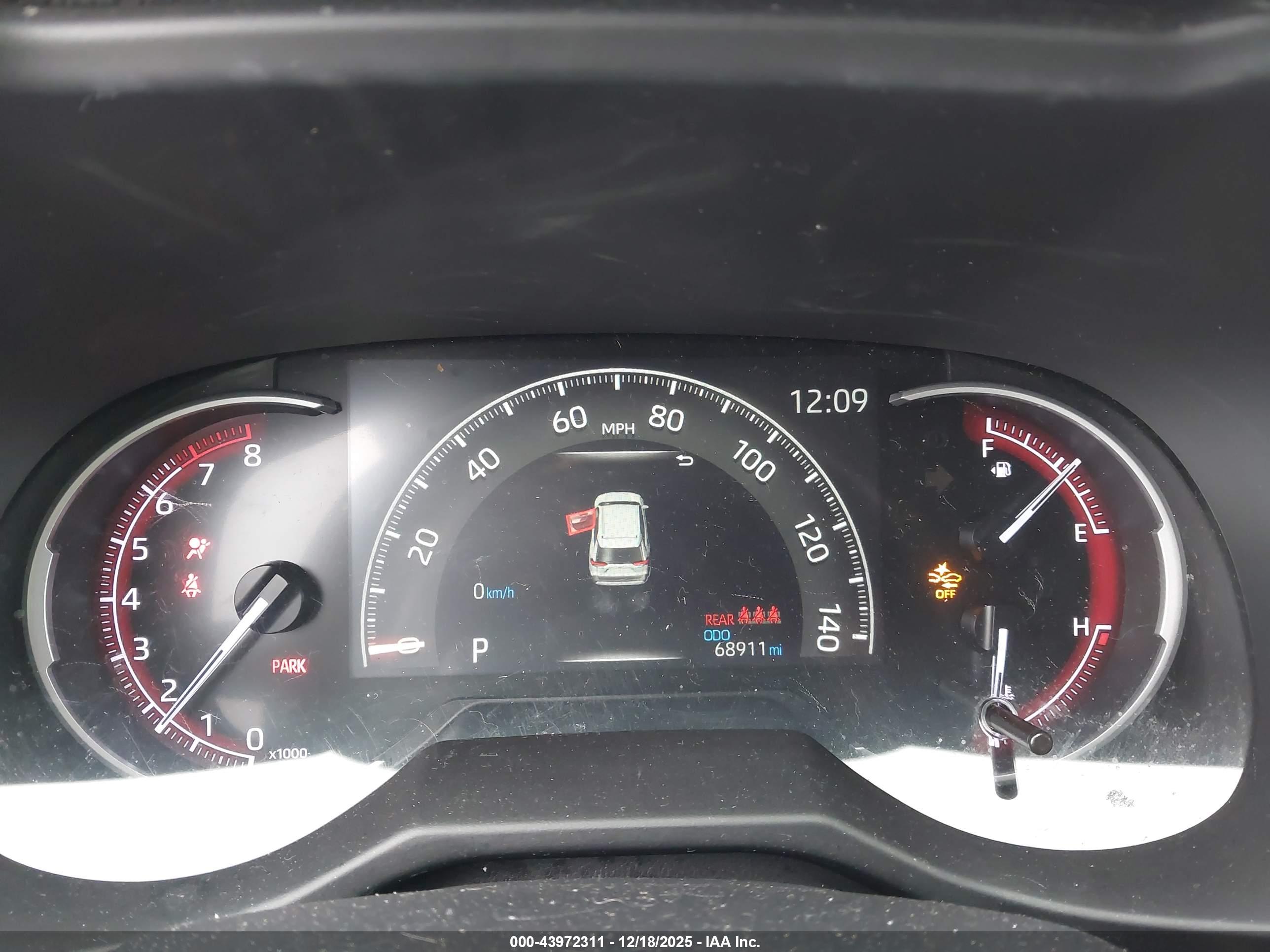 TOYOTA RAV4 image 7