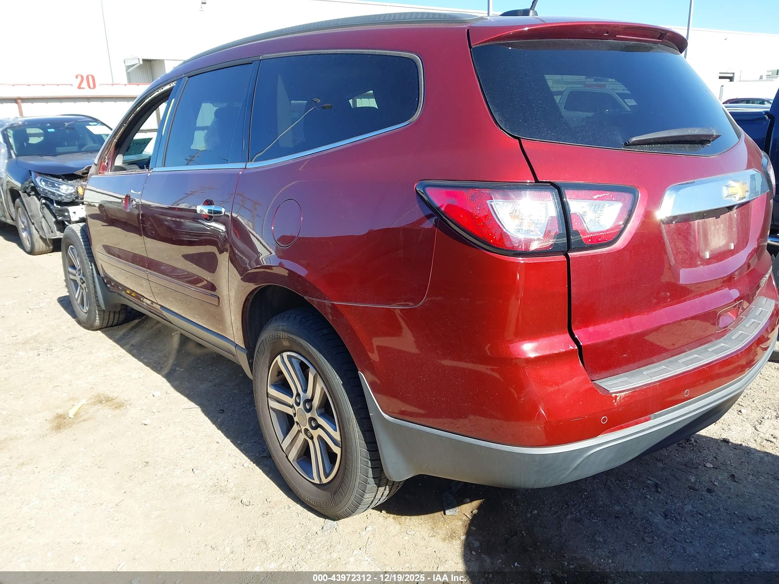 CHEVROLET TRAVERSE image 3