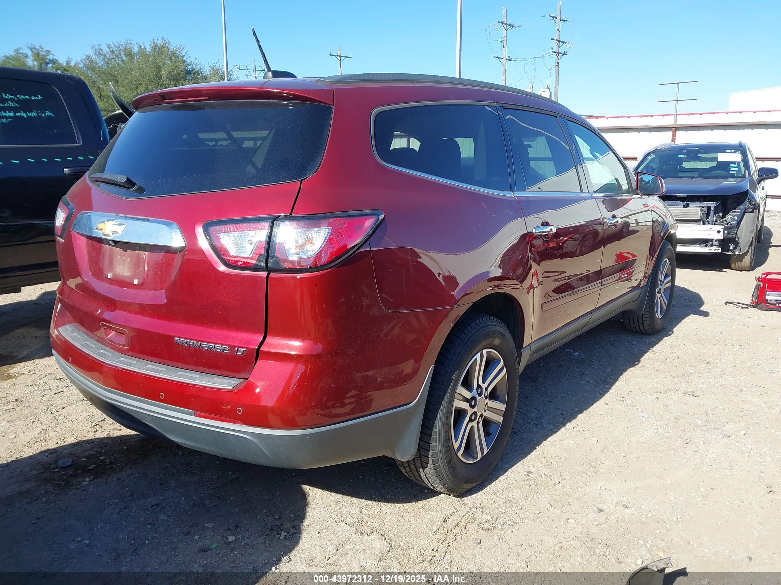 CHEVROLET TRAVERSE image 4