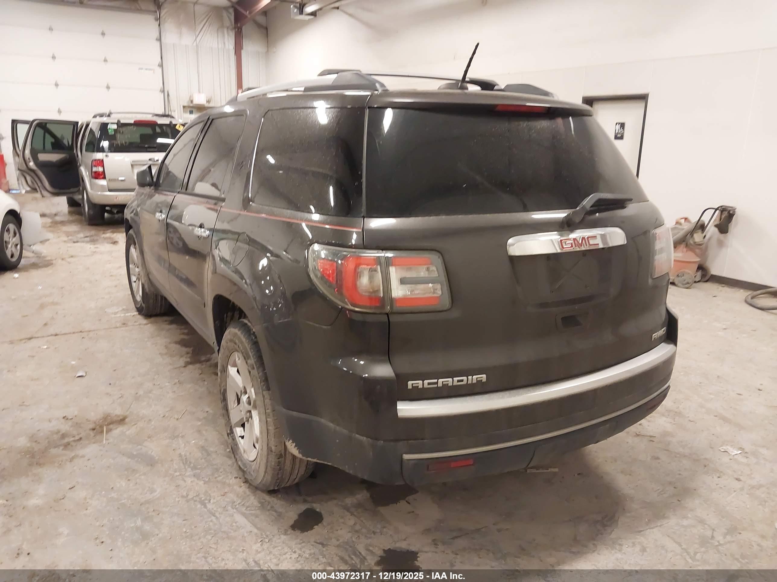 GMC ACADIA image 3