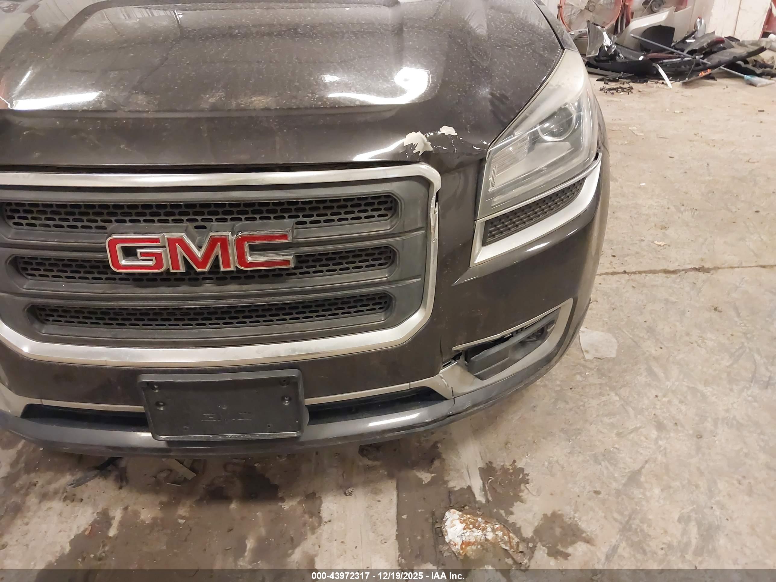 GMC ACADIA image 6