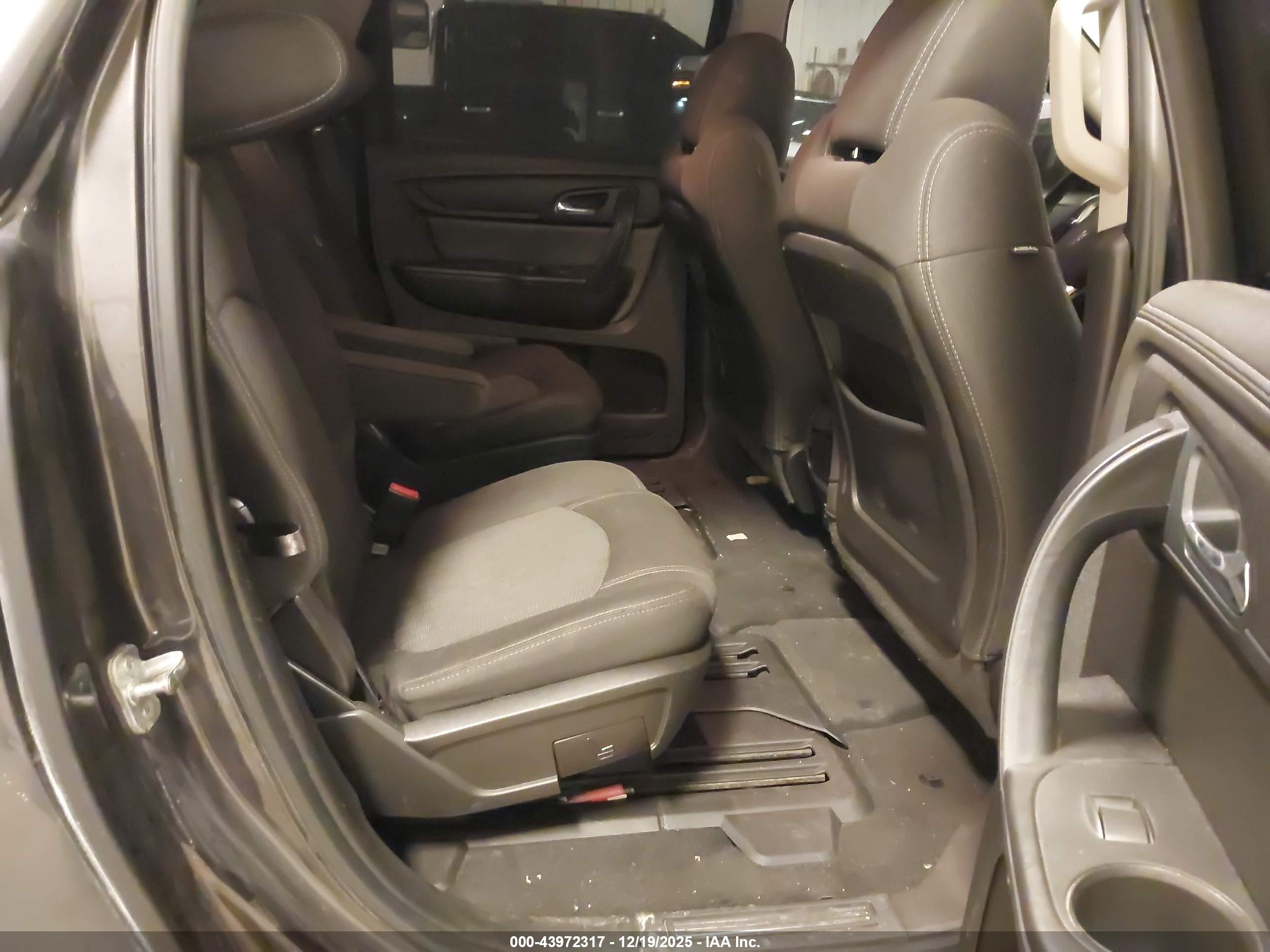 GMC ACADIA image 8
