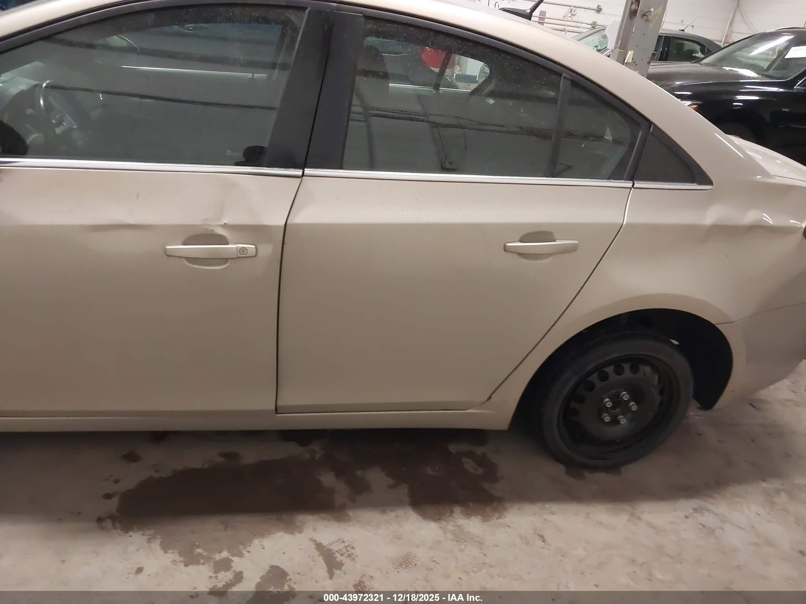 CHEVROLET CRUZE image 6
