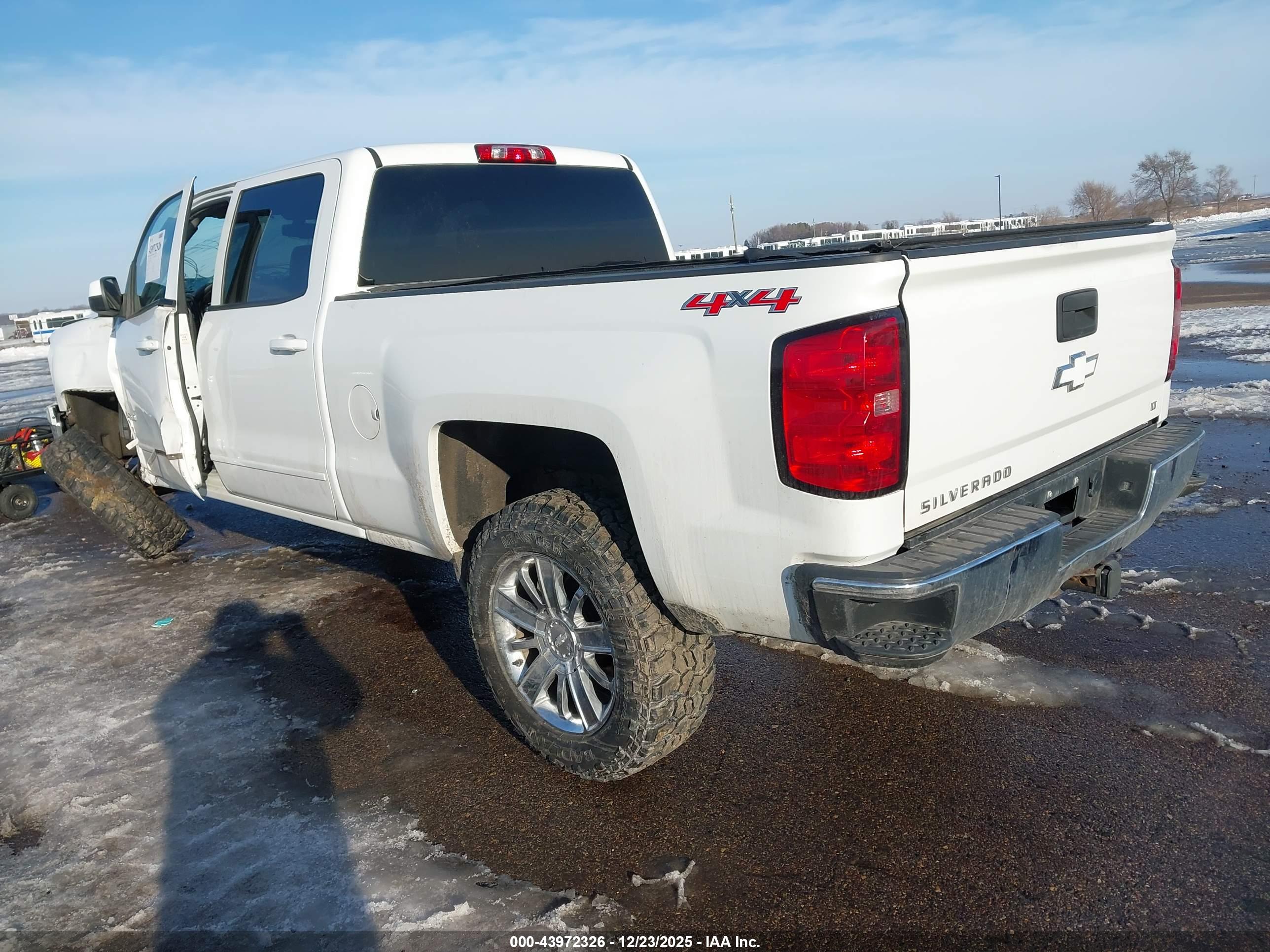 CHEVROLET SILVERADO image 3