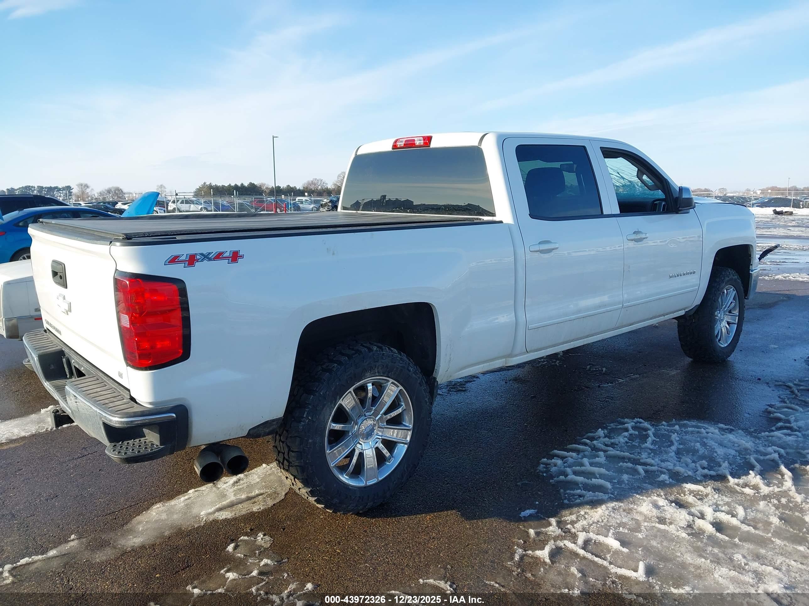 CHEVROLET SILVERADO image 4