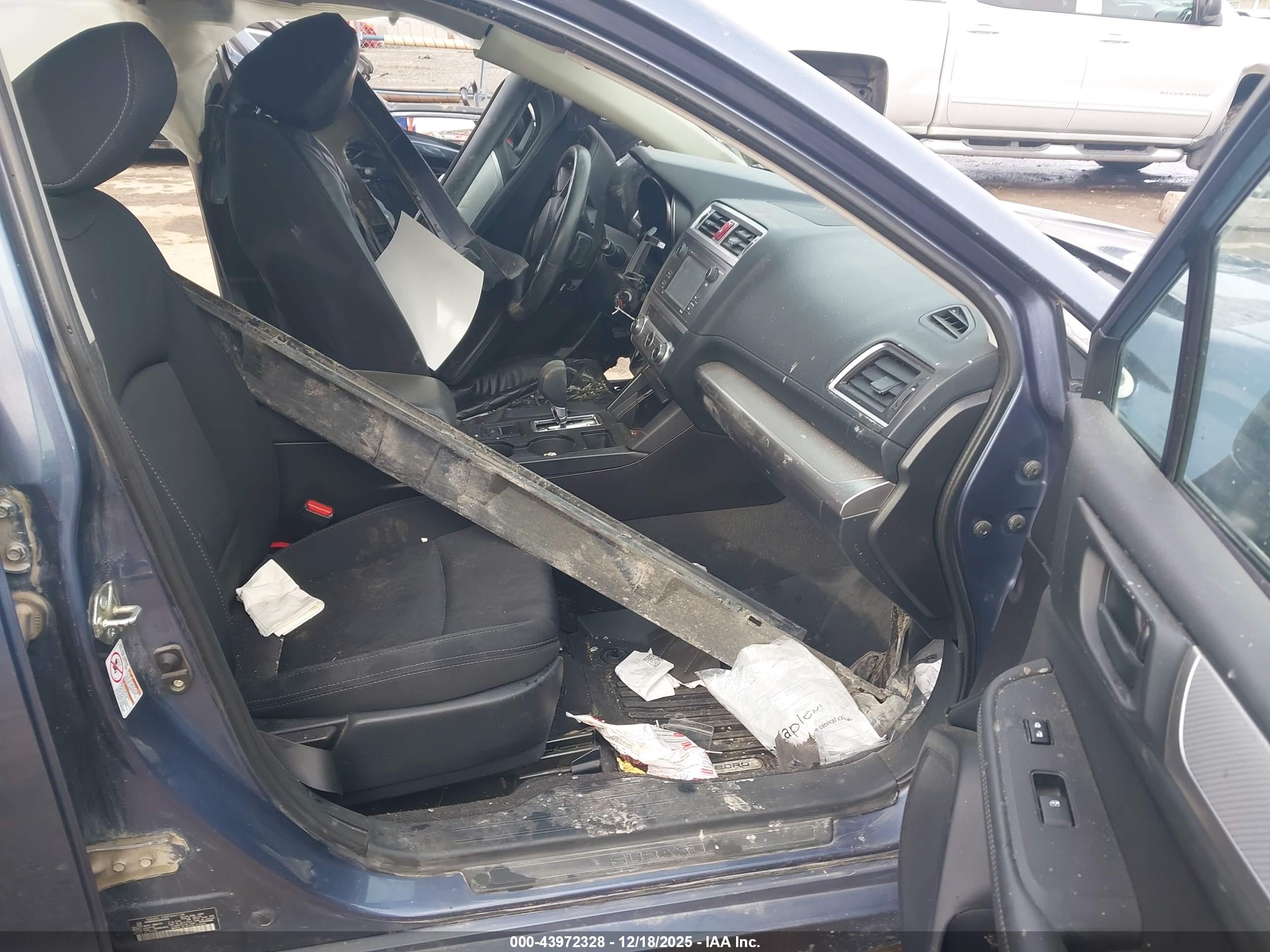 SUBARU LEGACY image 5