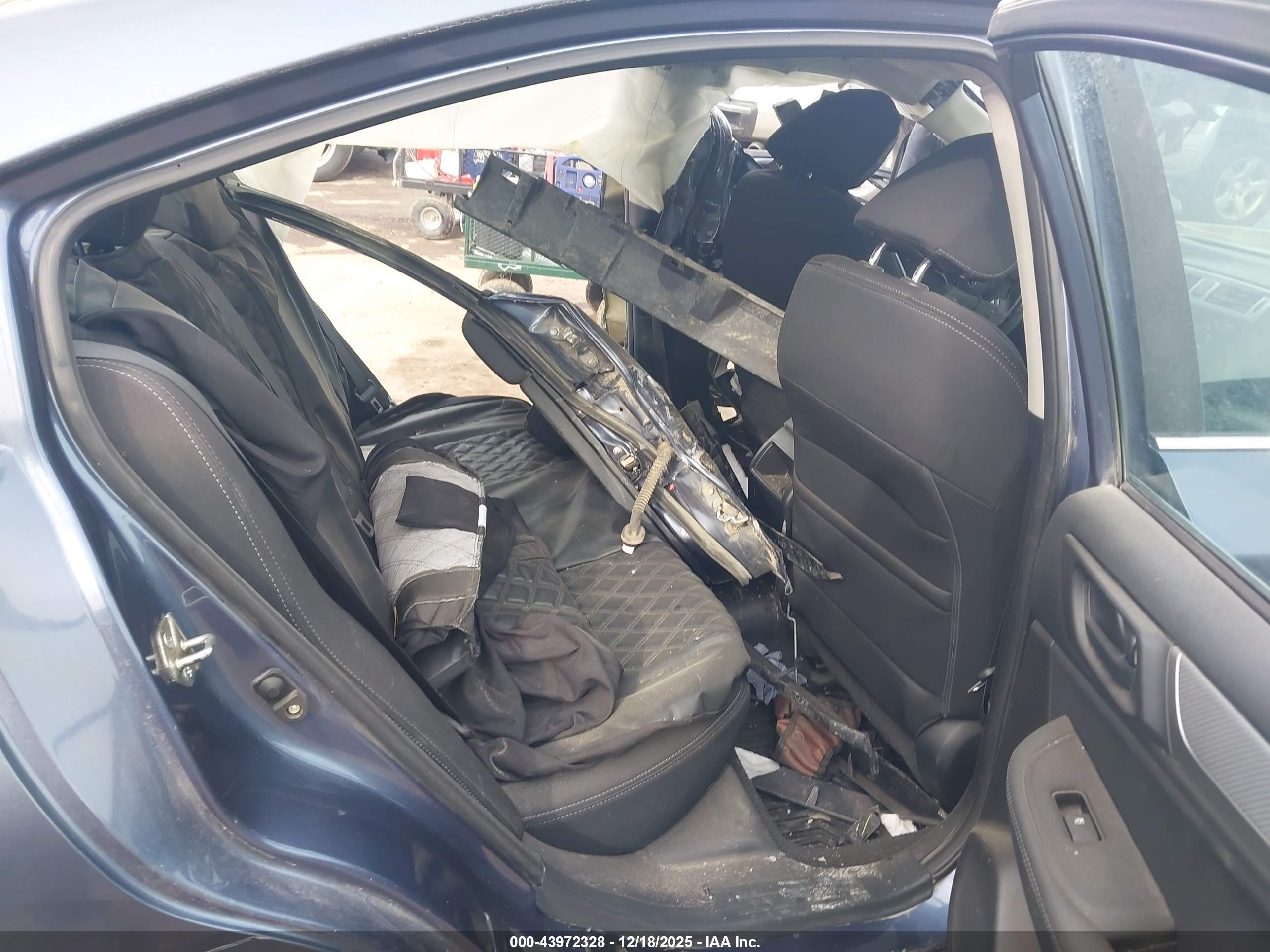 SUBARU LEGACY image 8