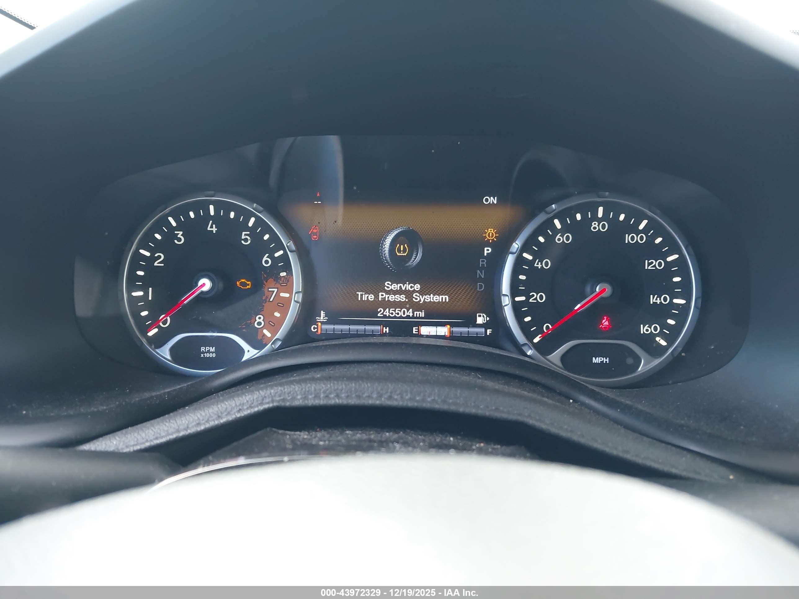 JEEP RENEGADE image 7