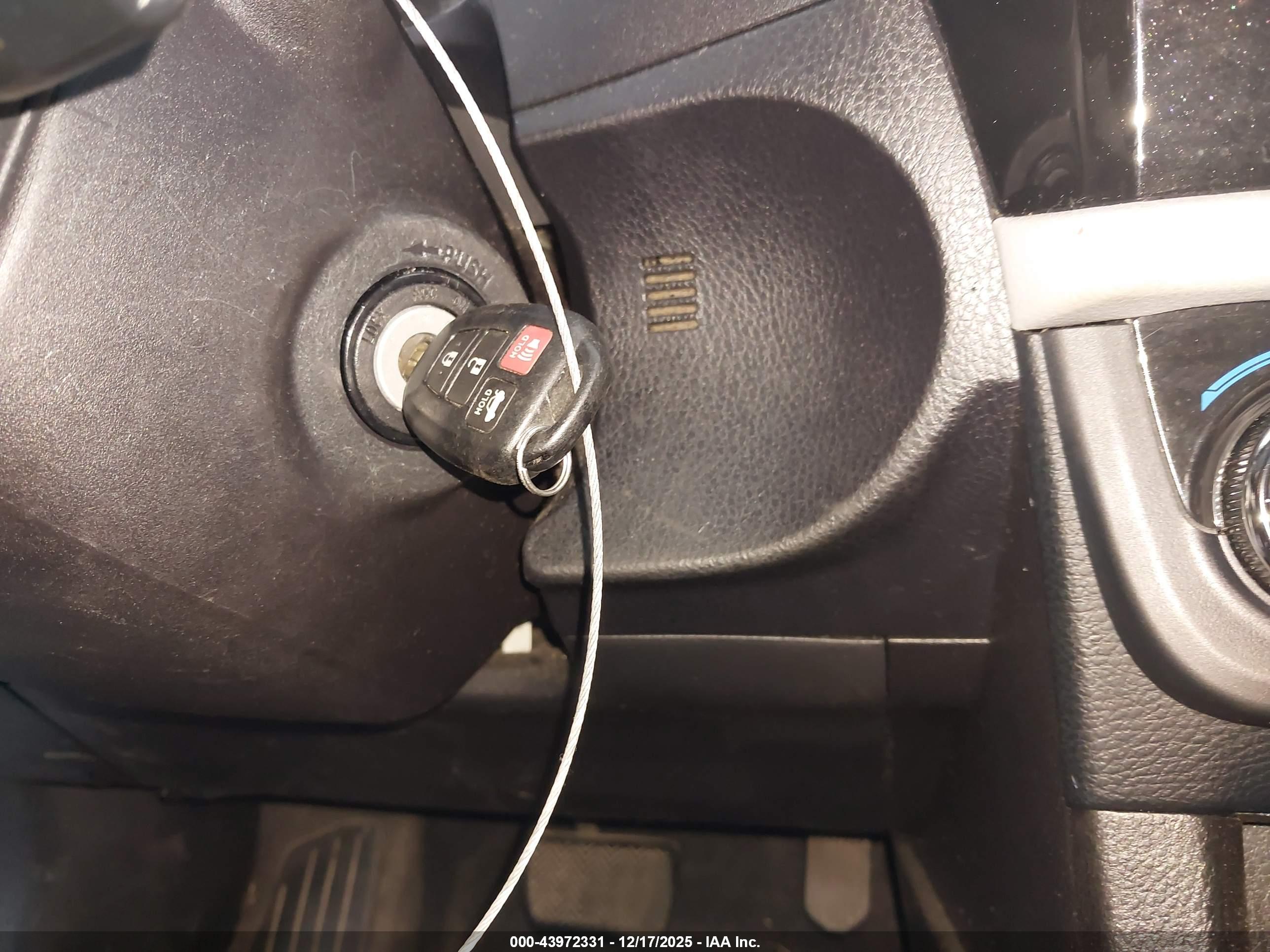 TOYOTA COROLLA image 11