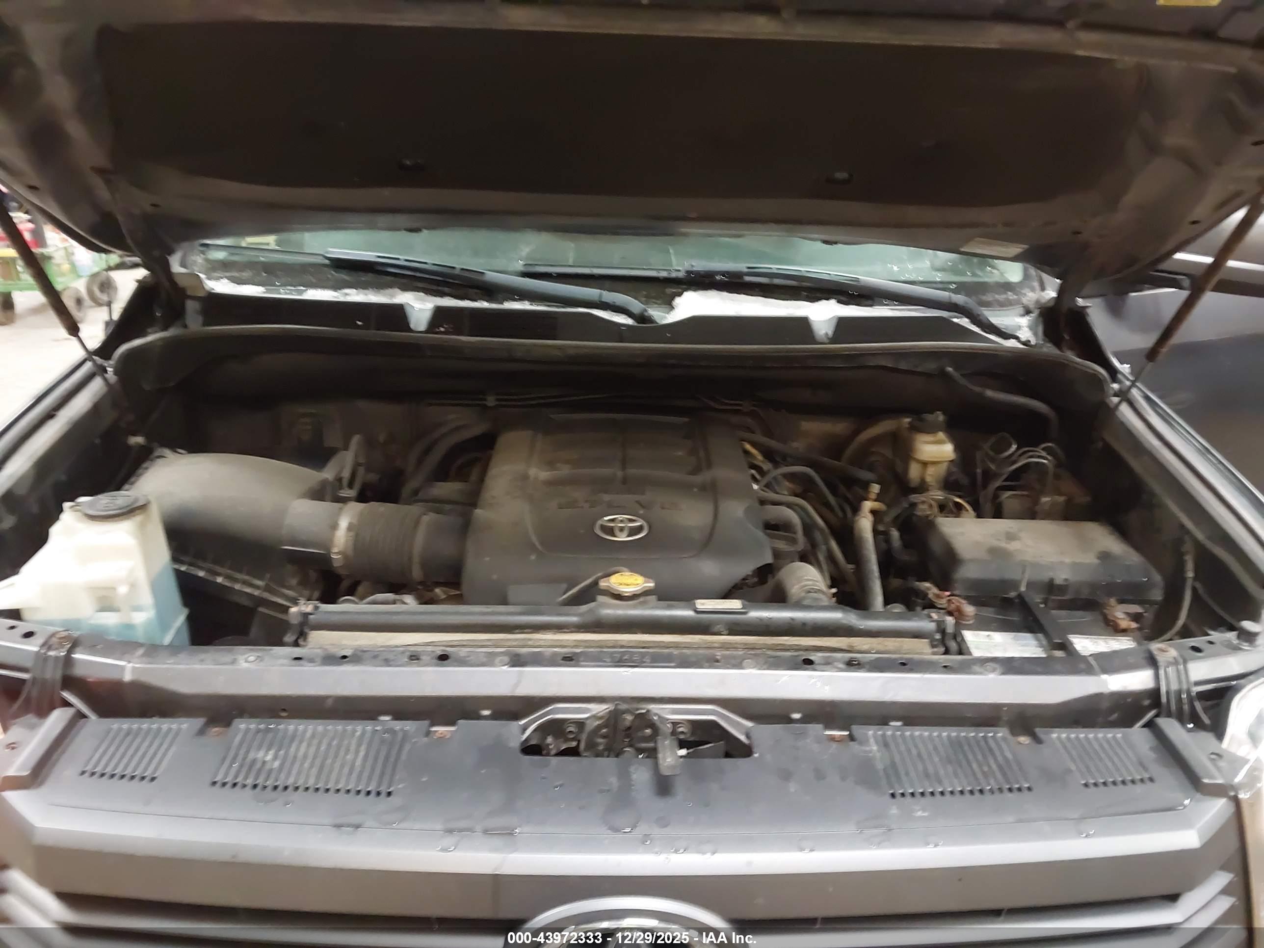 TOYOTA TUNDRA image 10