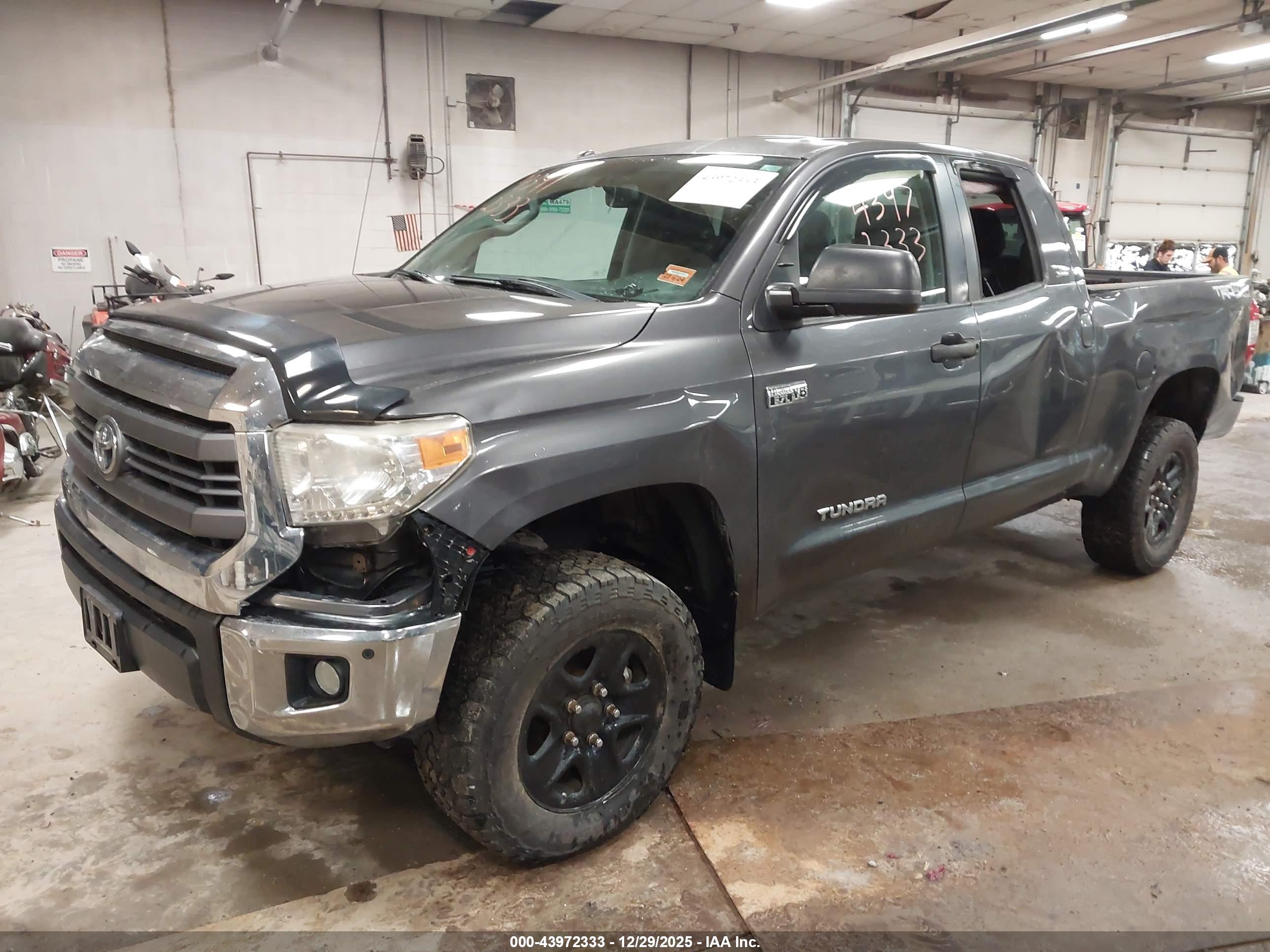 TOYOTA TUNDRA image 2