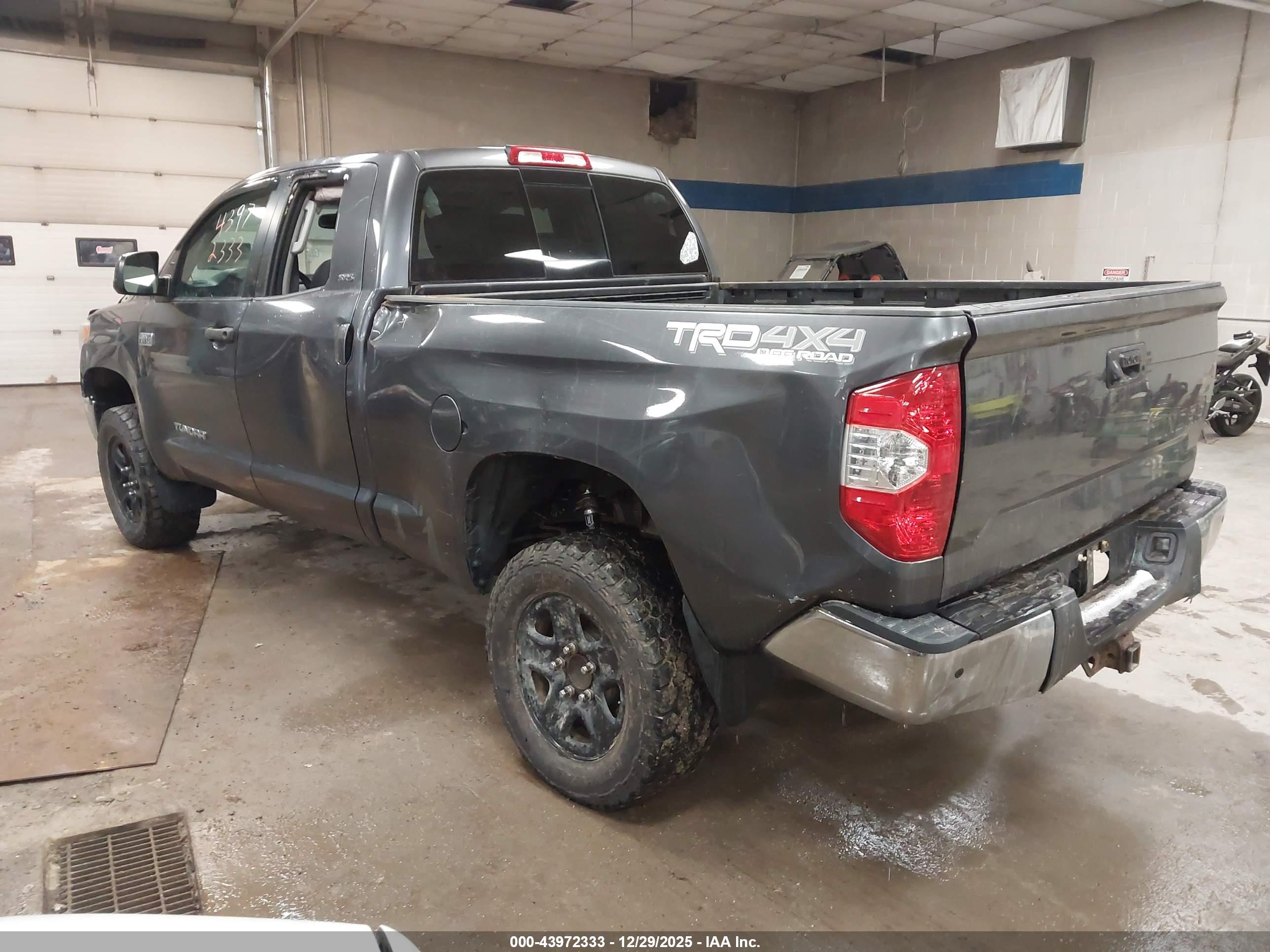 TOYOTA TUNDRA image 3