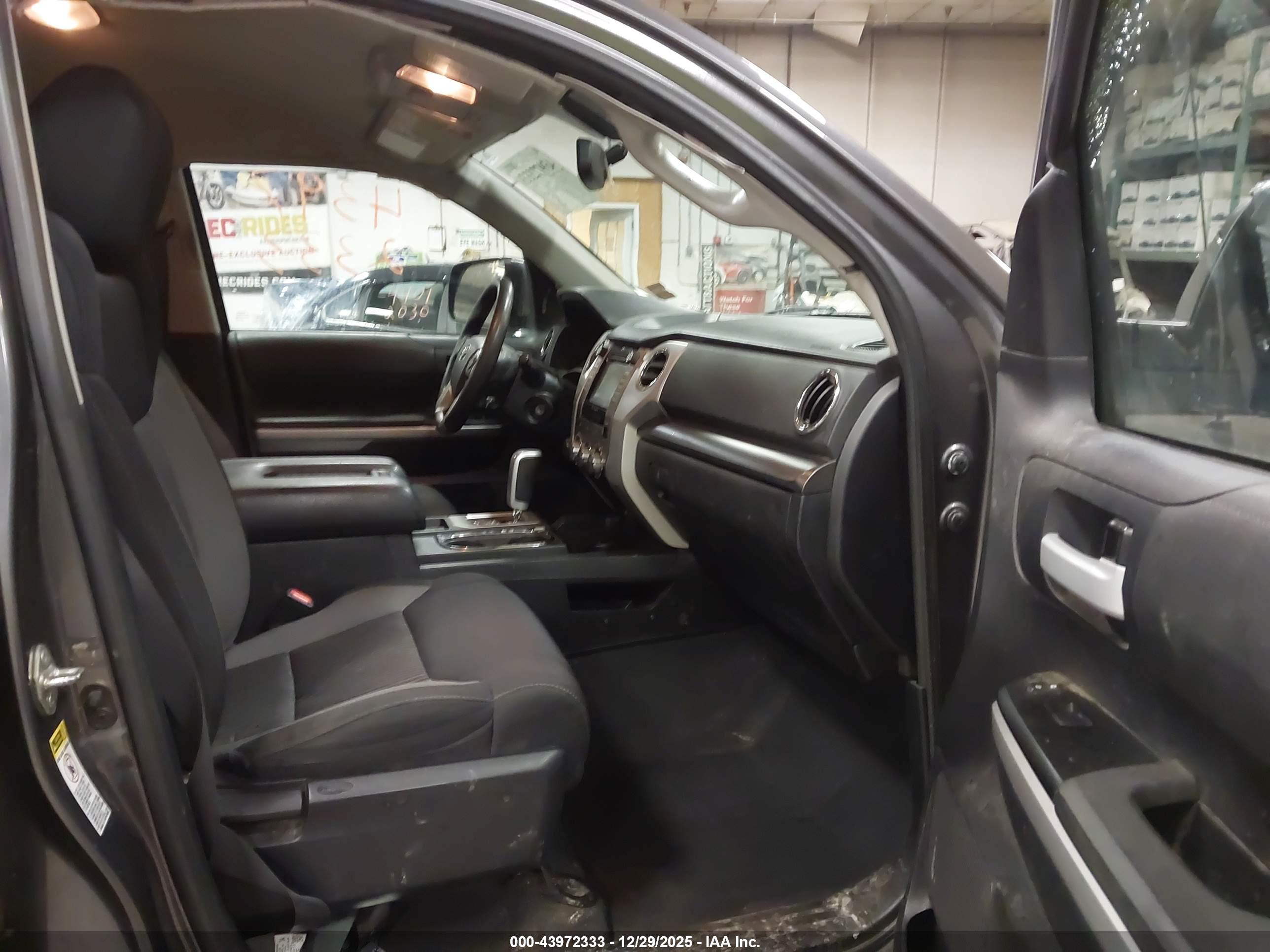 TOYOTA TUNDRA image 5