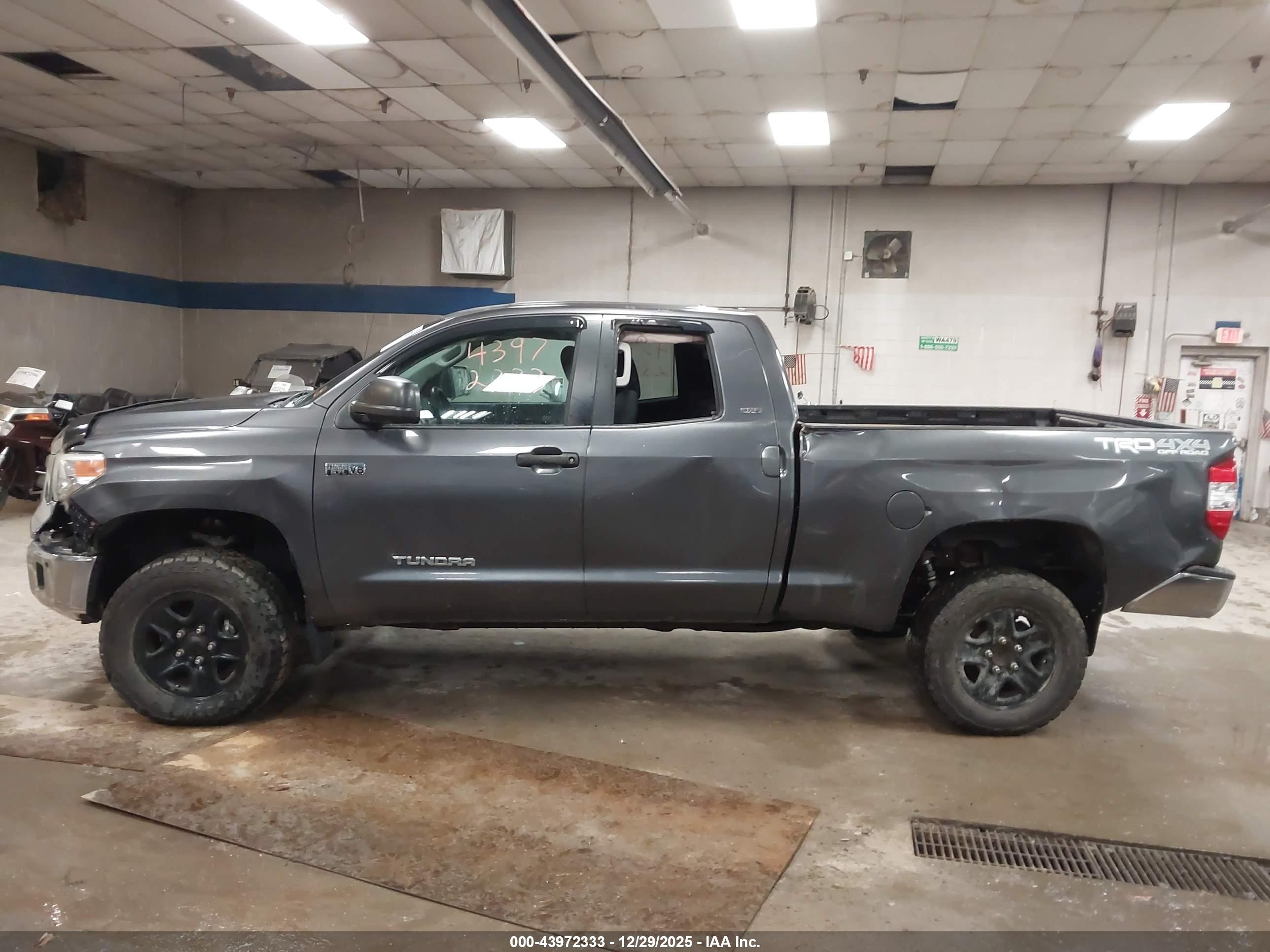 TOYOTA TUNDRA image 6