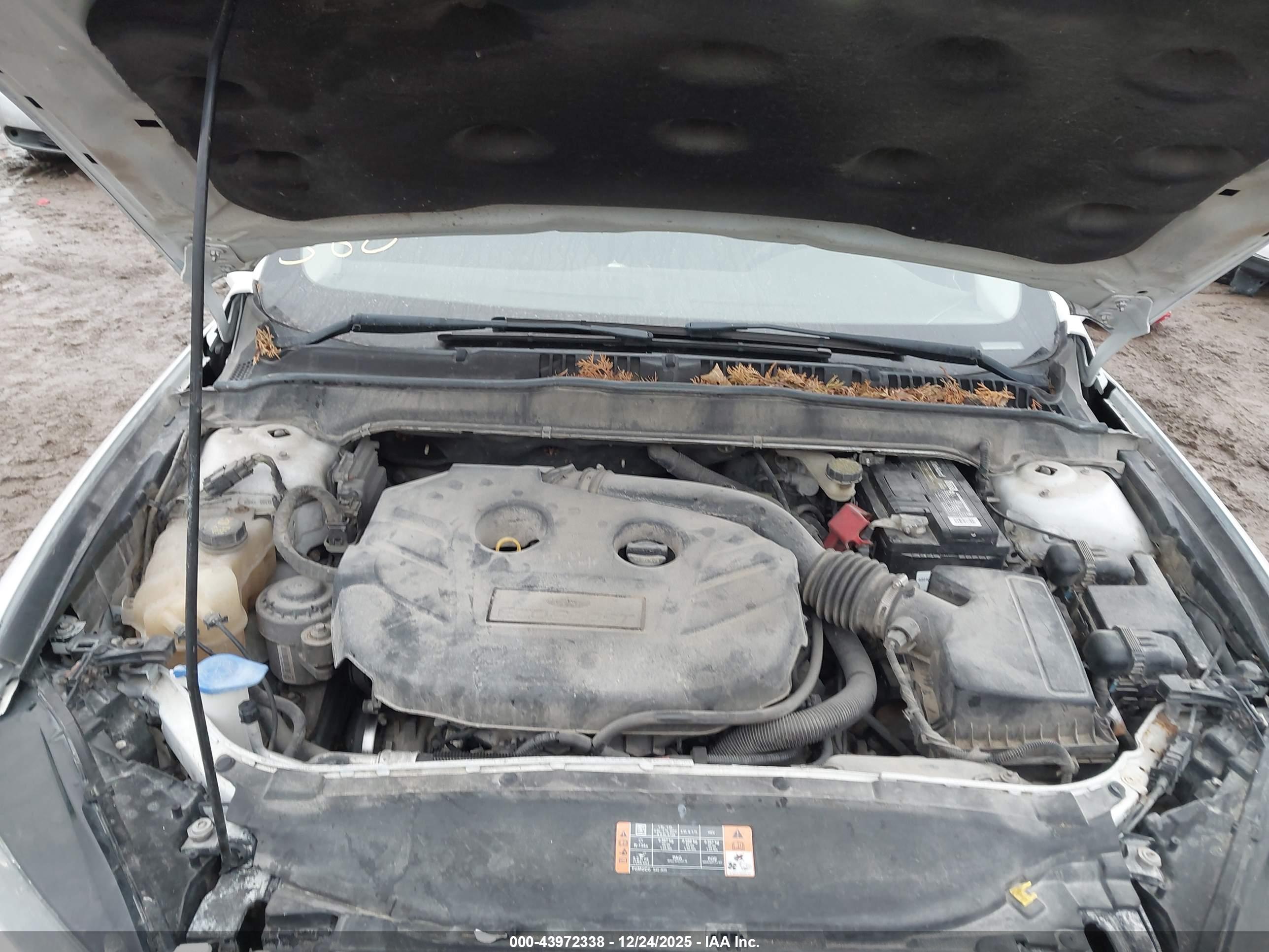 FORD FUSION image 10