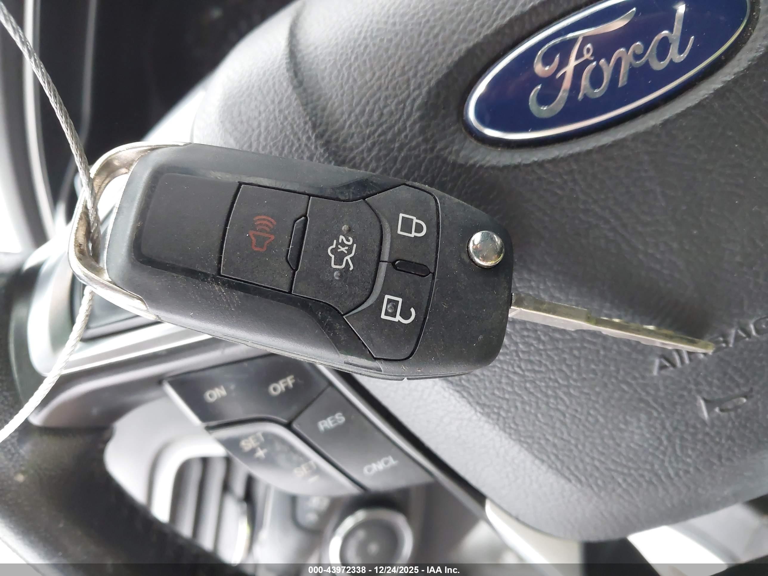 FORD FUSION image 11