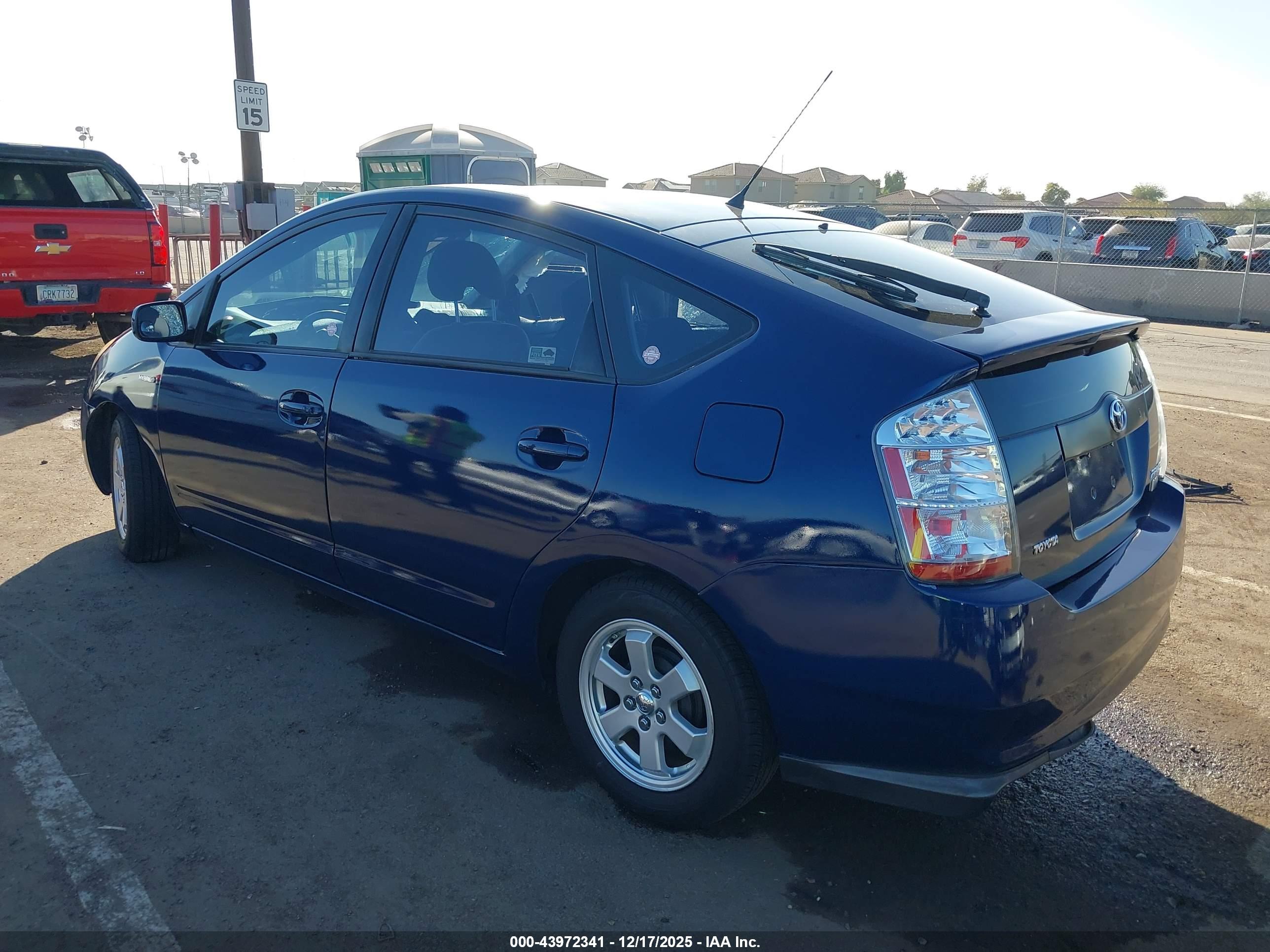 TOYOTA PRIUS image 3