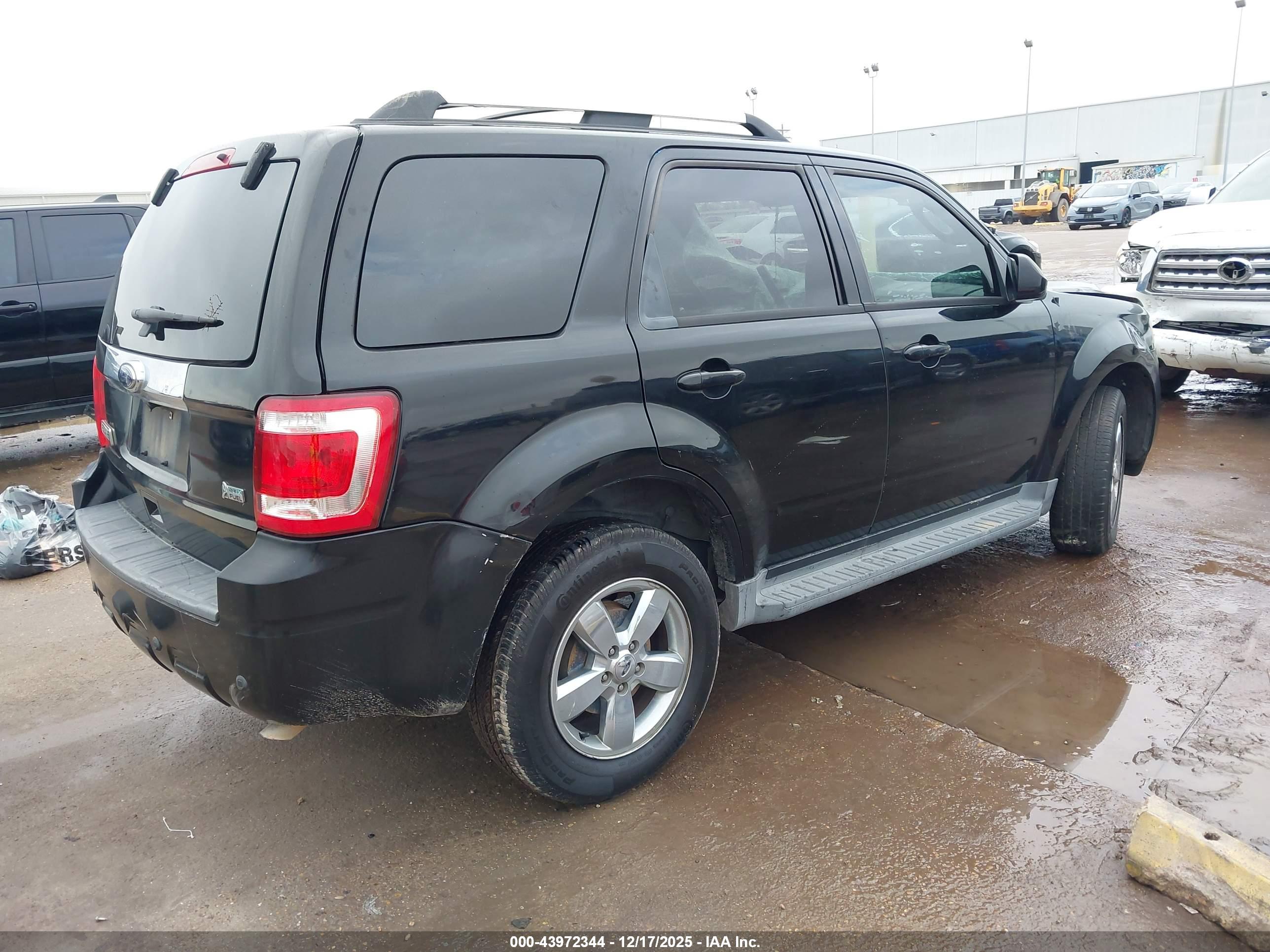 FORD ESCAPE image 4