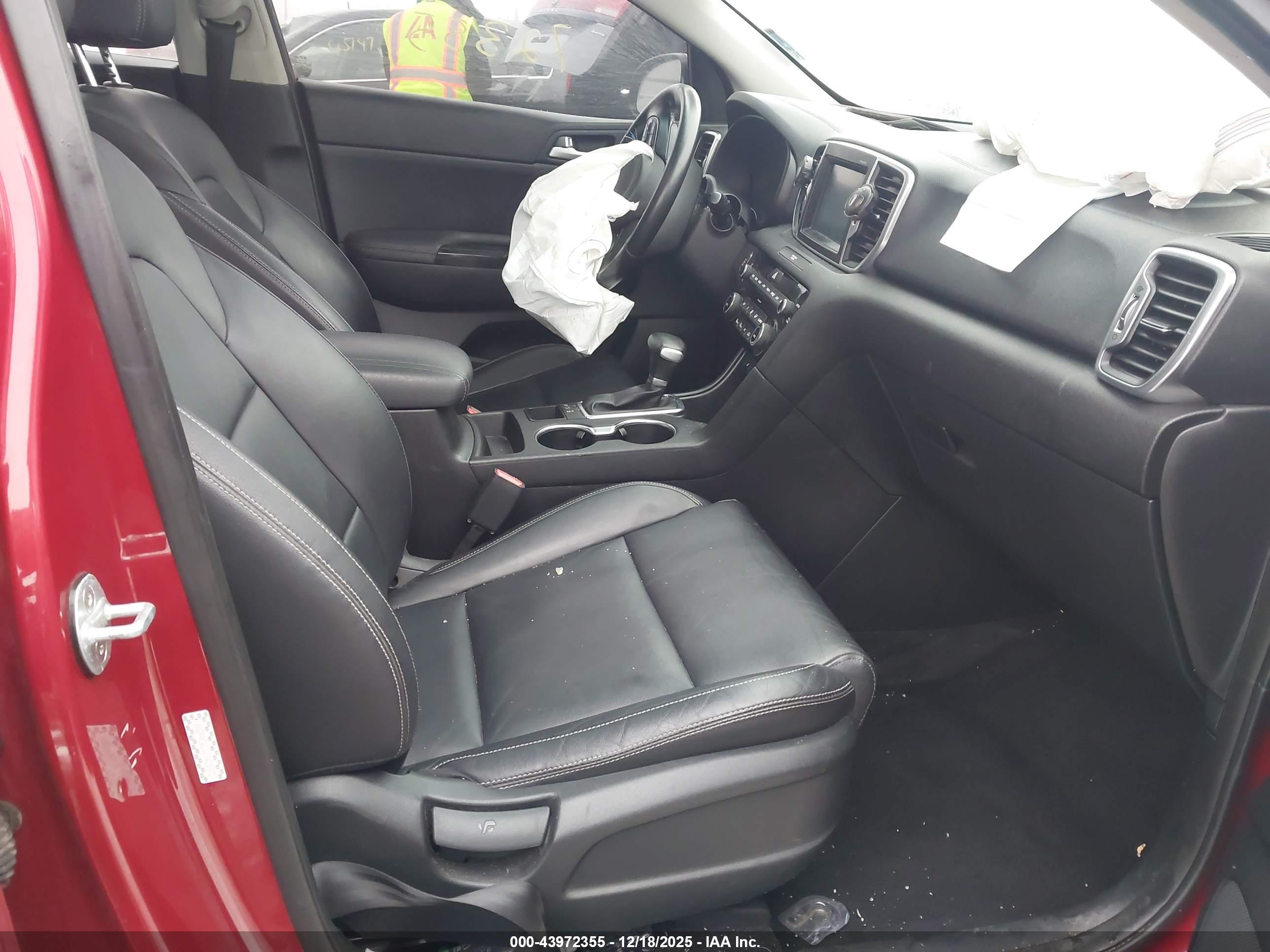 KIA SPORTAGE image 5