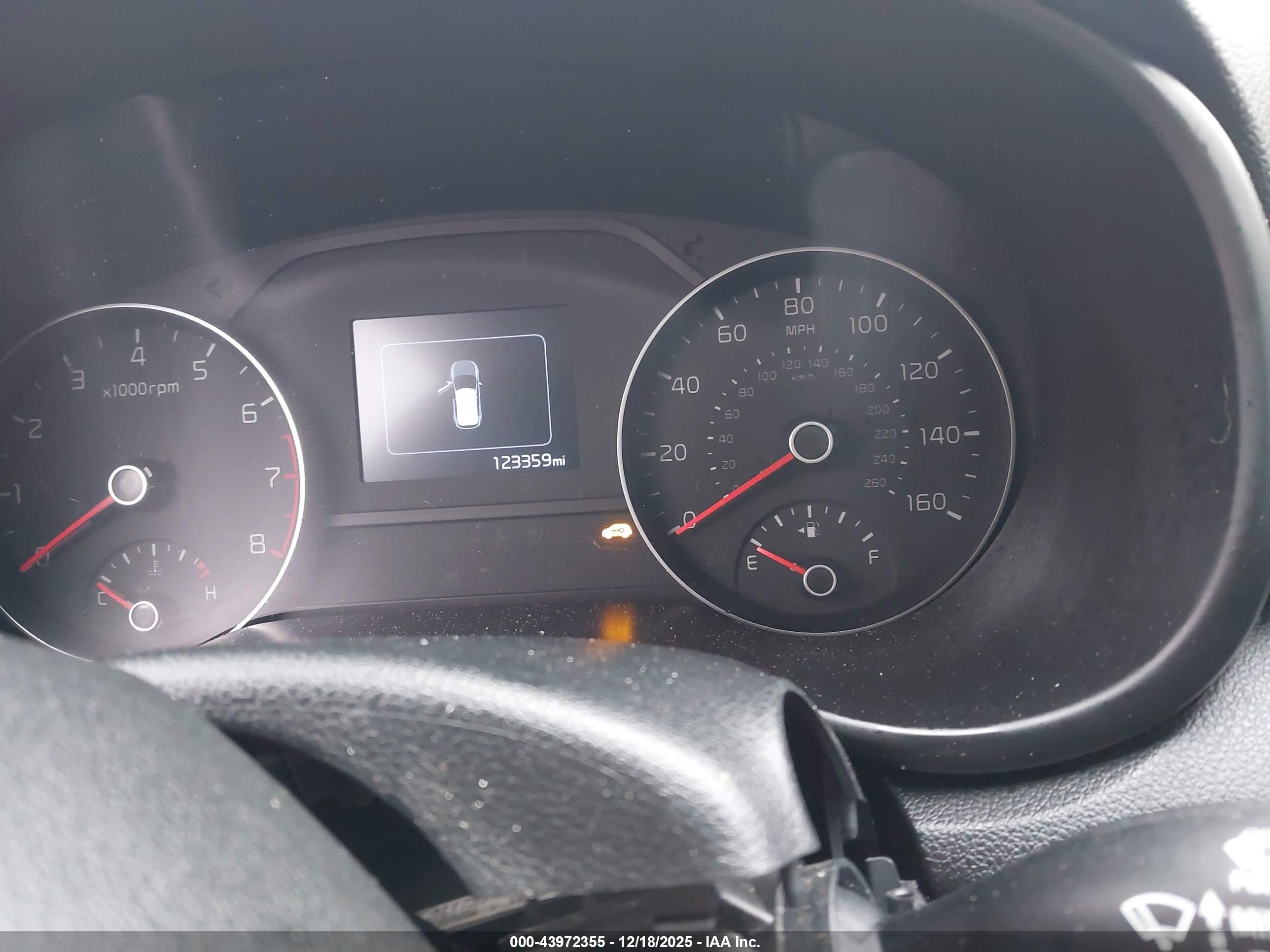 KIA SPORTAGE image 7