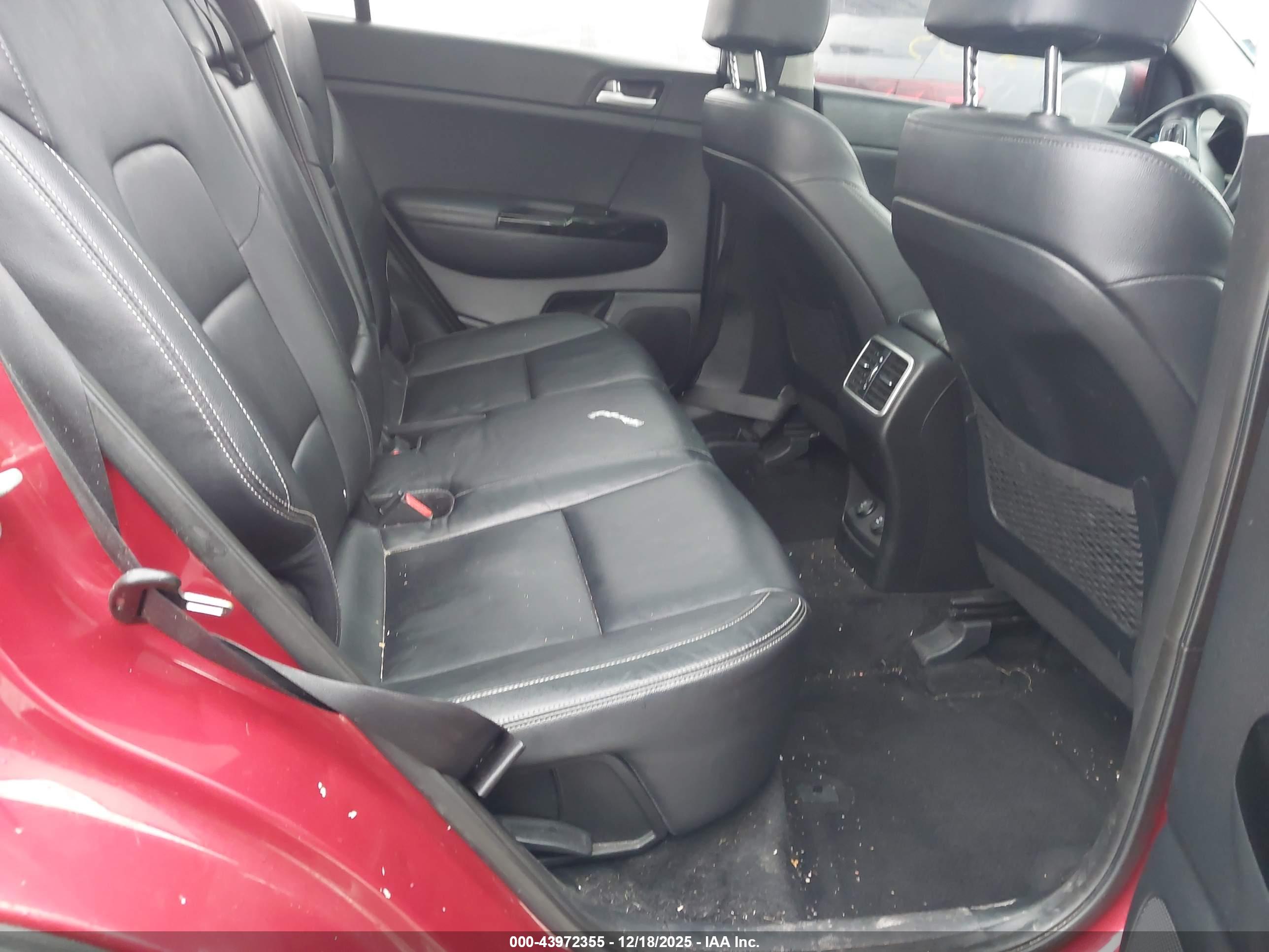 KIA SPORTAGE image 8