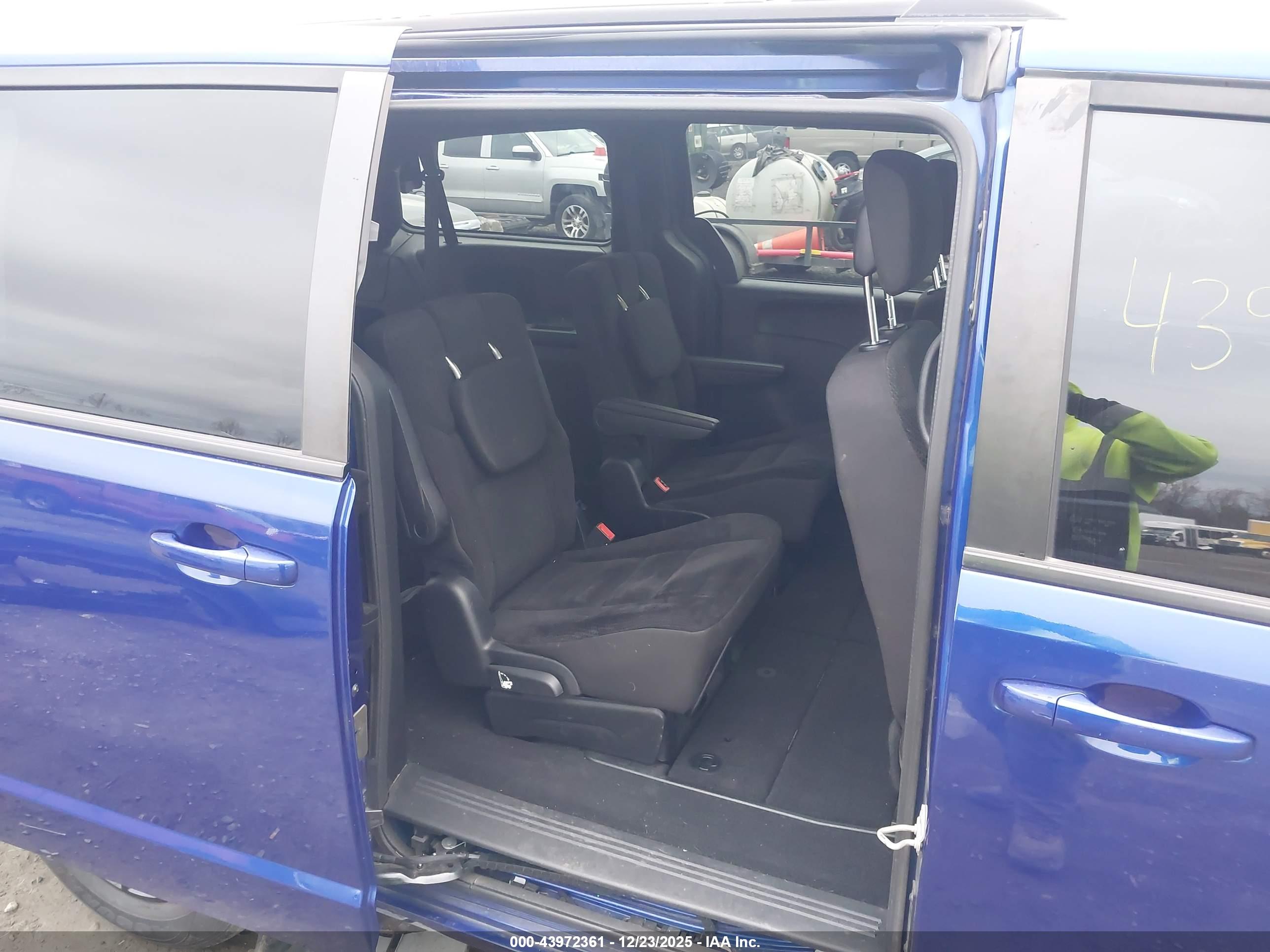 DODGE GRAND image 8