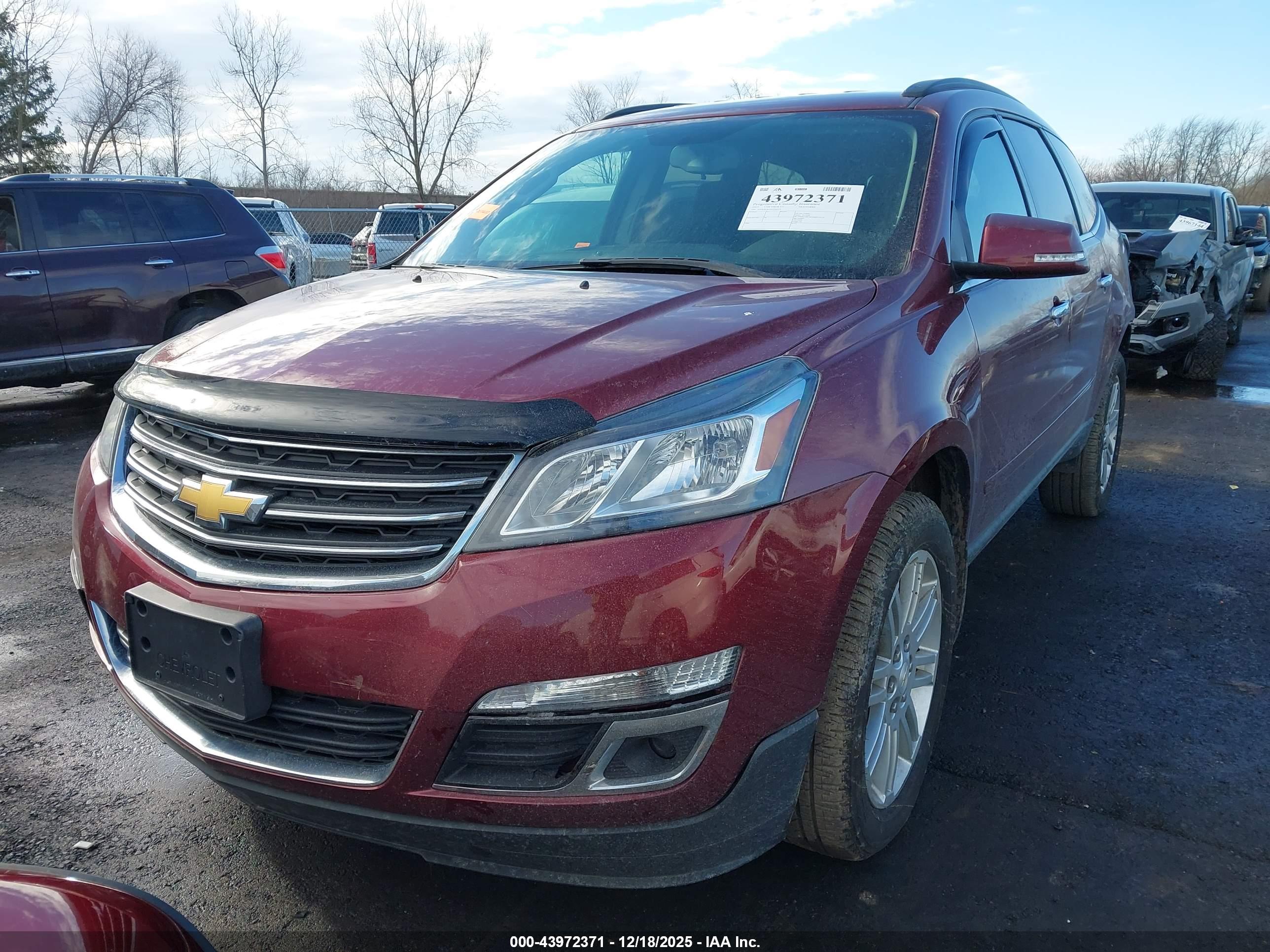 CHEVROLET TRAVERSE image 2