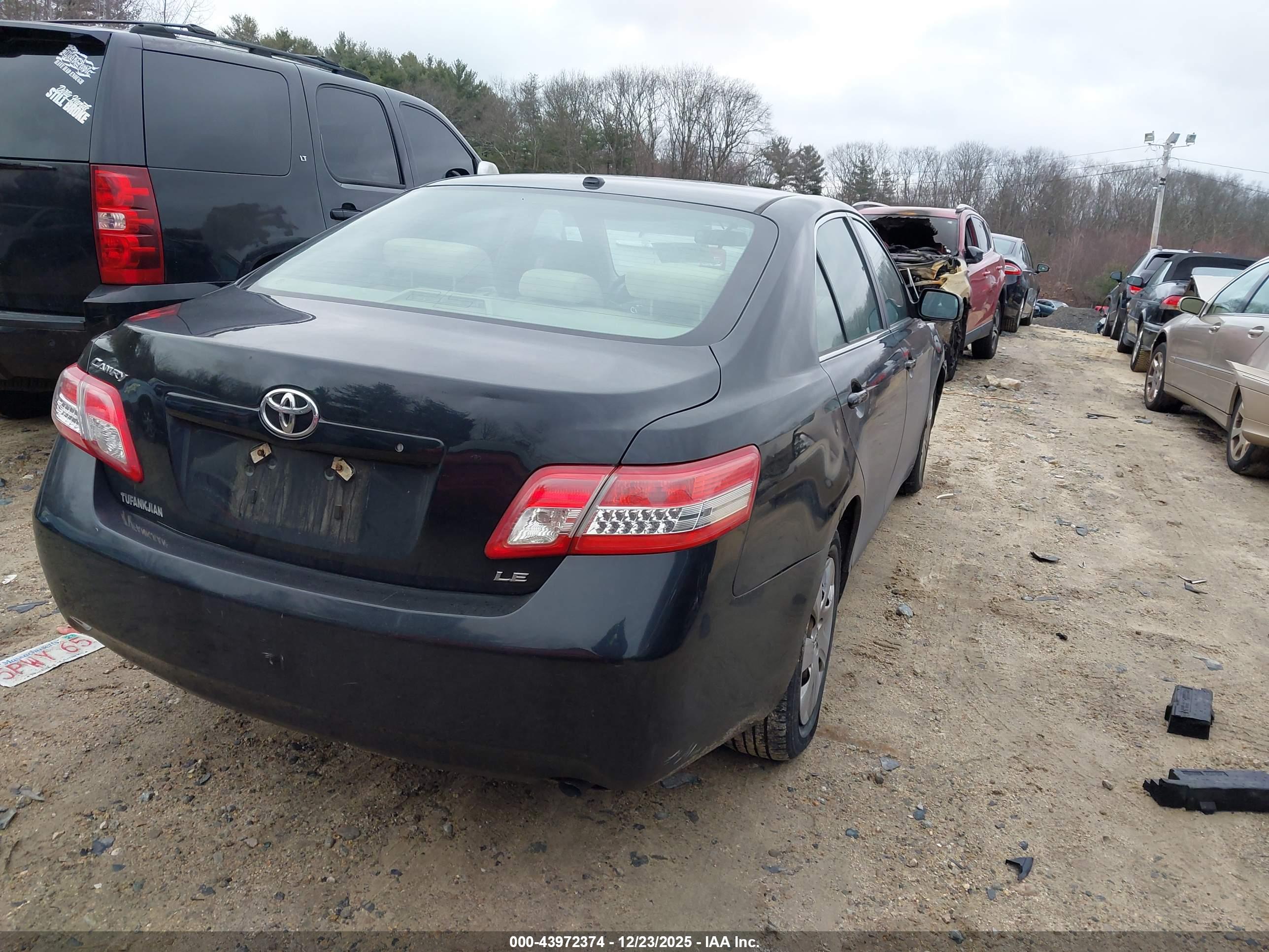TOYOTA CAMRY image 4
