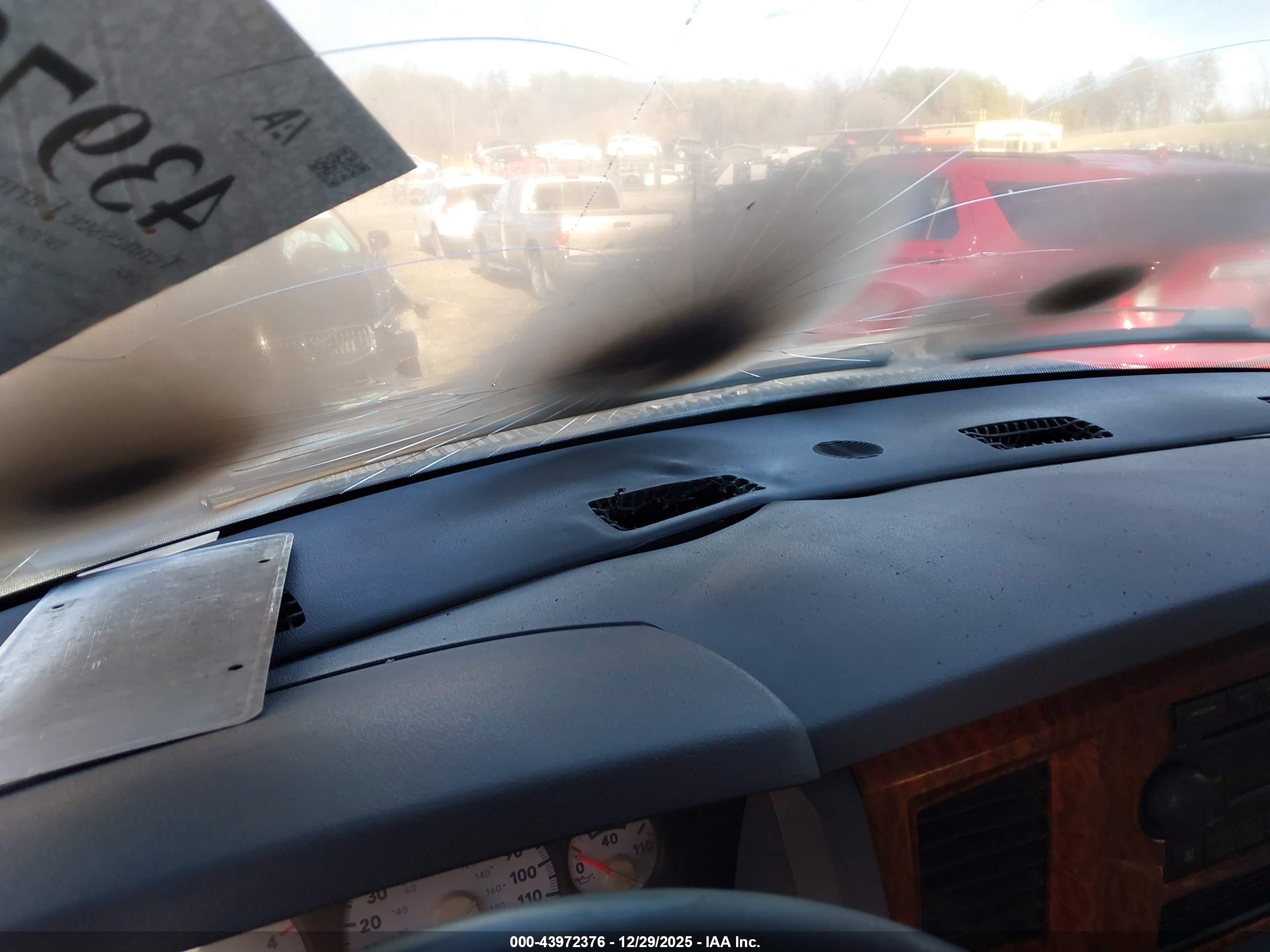 DODGE RAM image 6