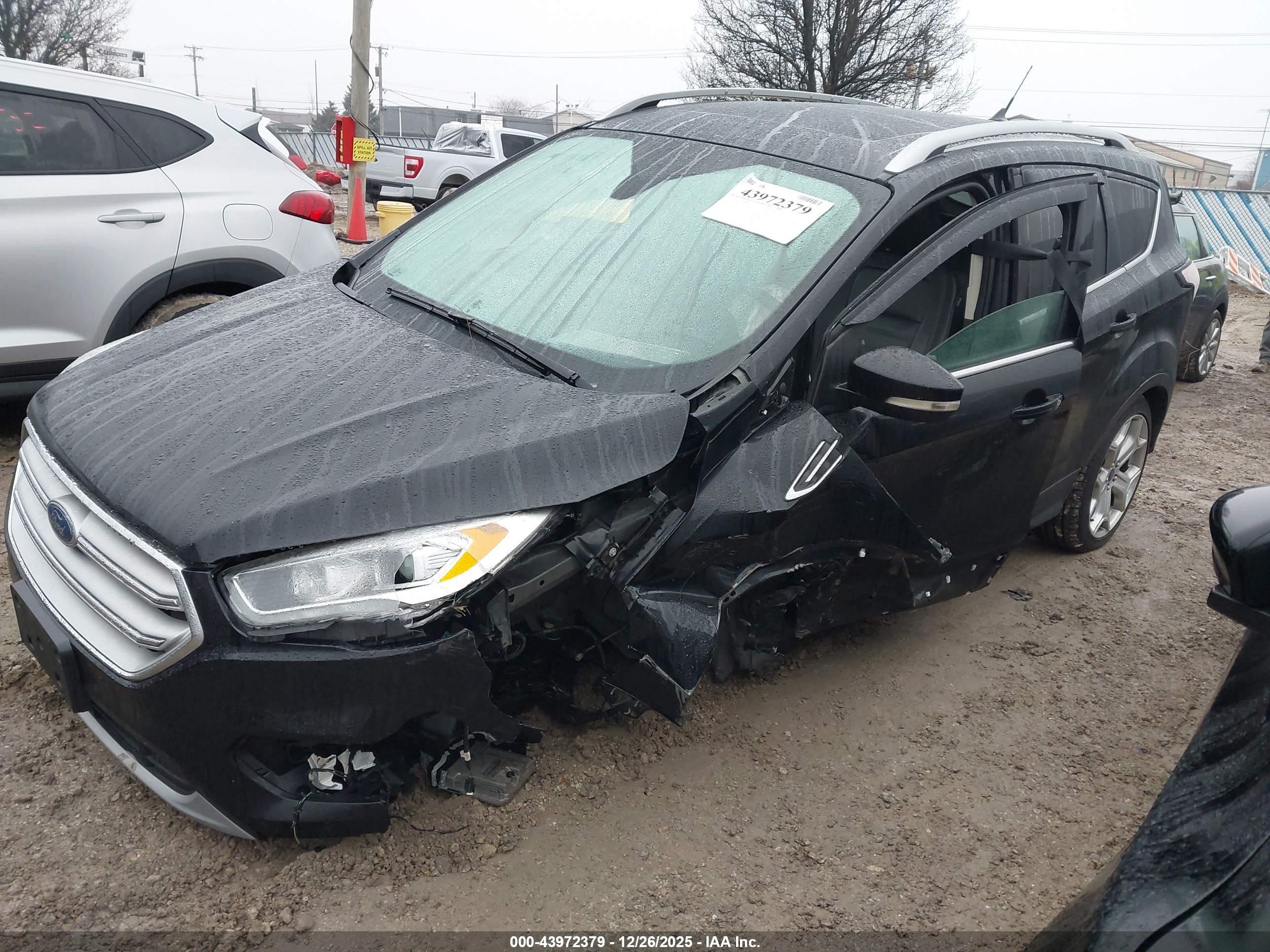 FORD ESCAPE image 2