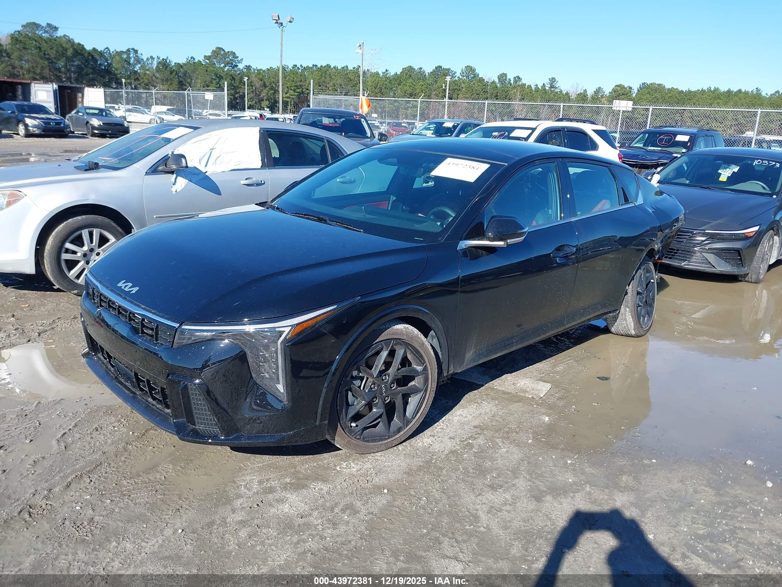 KIA K4 image 2