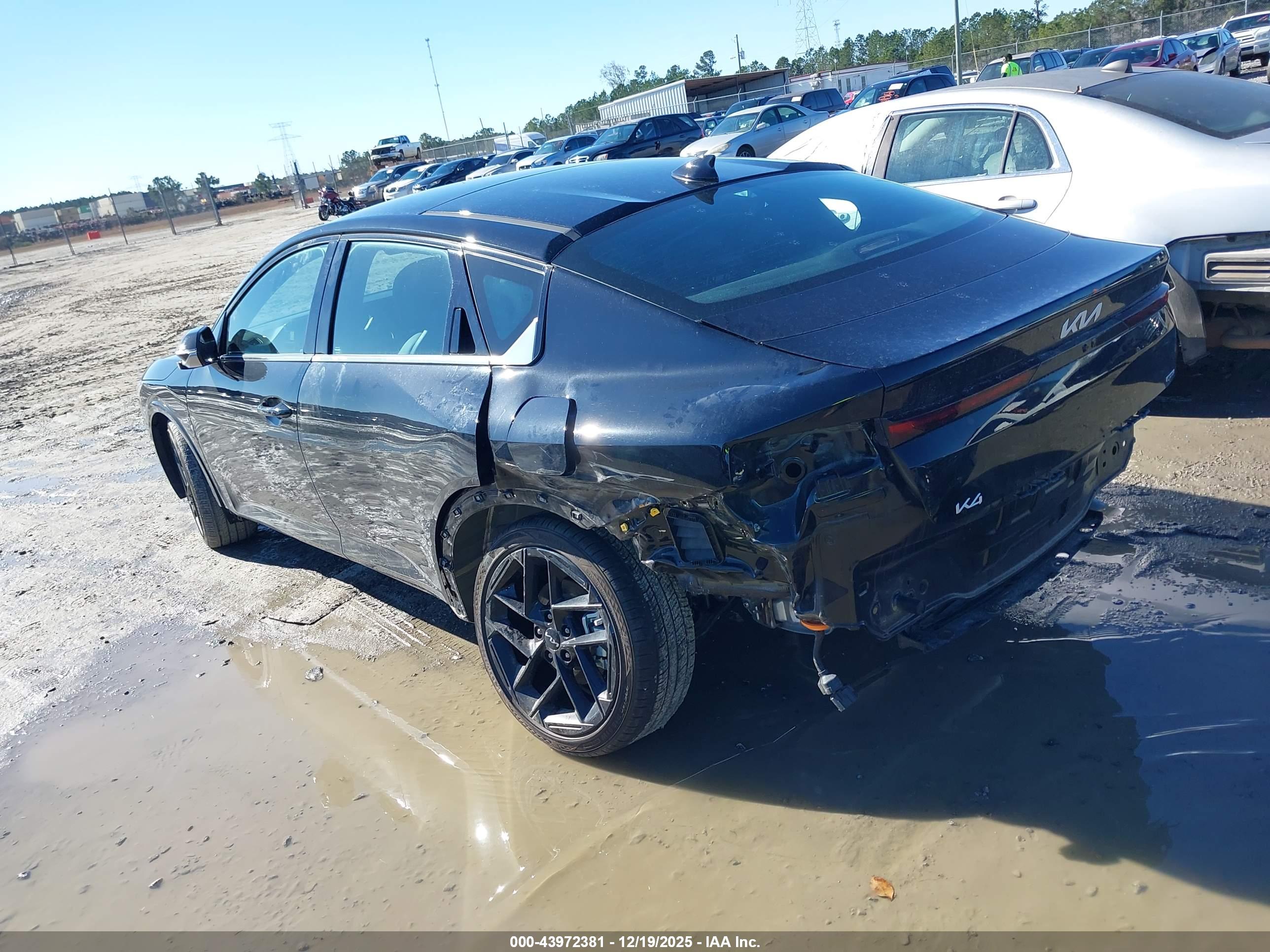 KIA K4 image 3