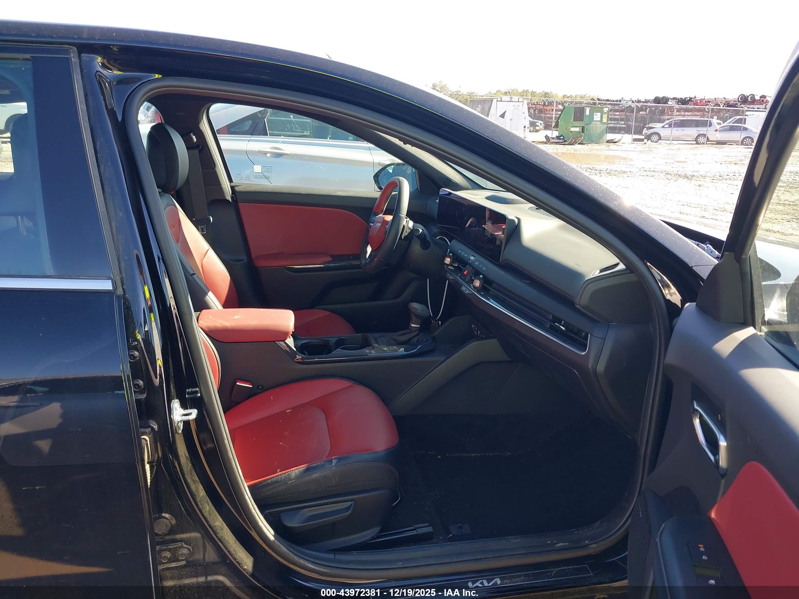 KIA K4 image 5
