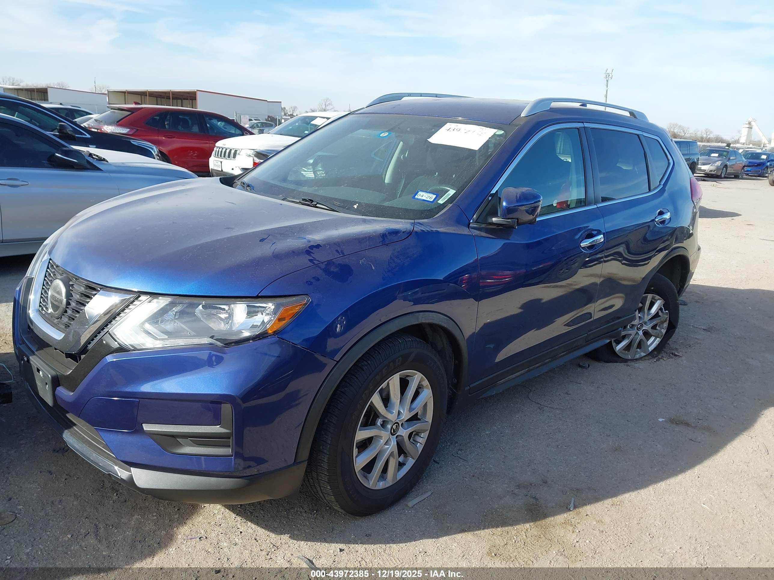 NISSAN ROGUE image 2